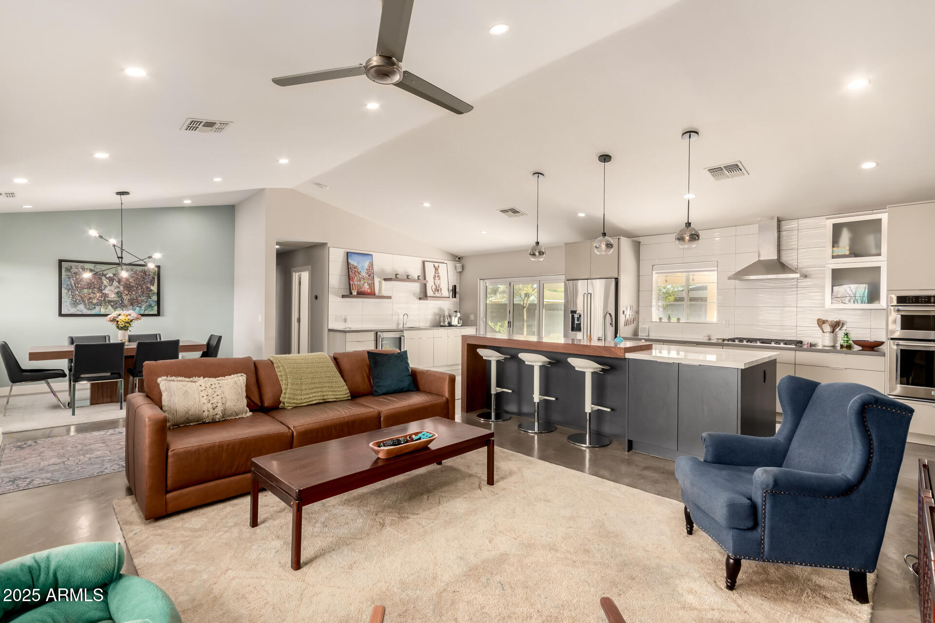 3023 E SELLS Drive