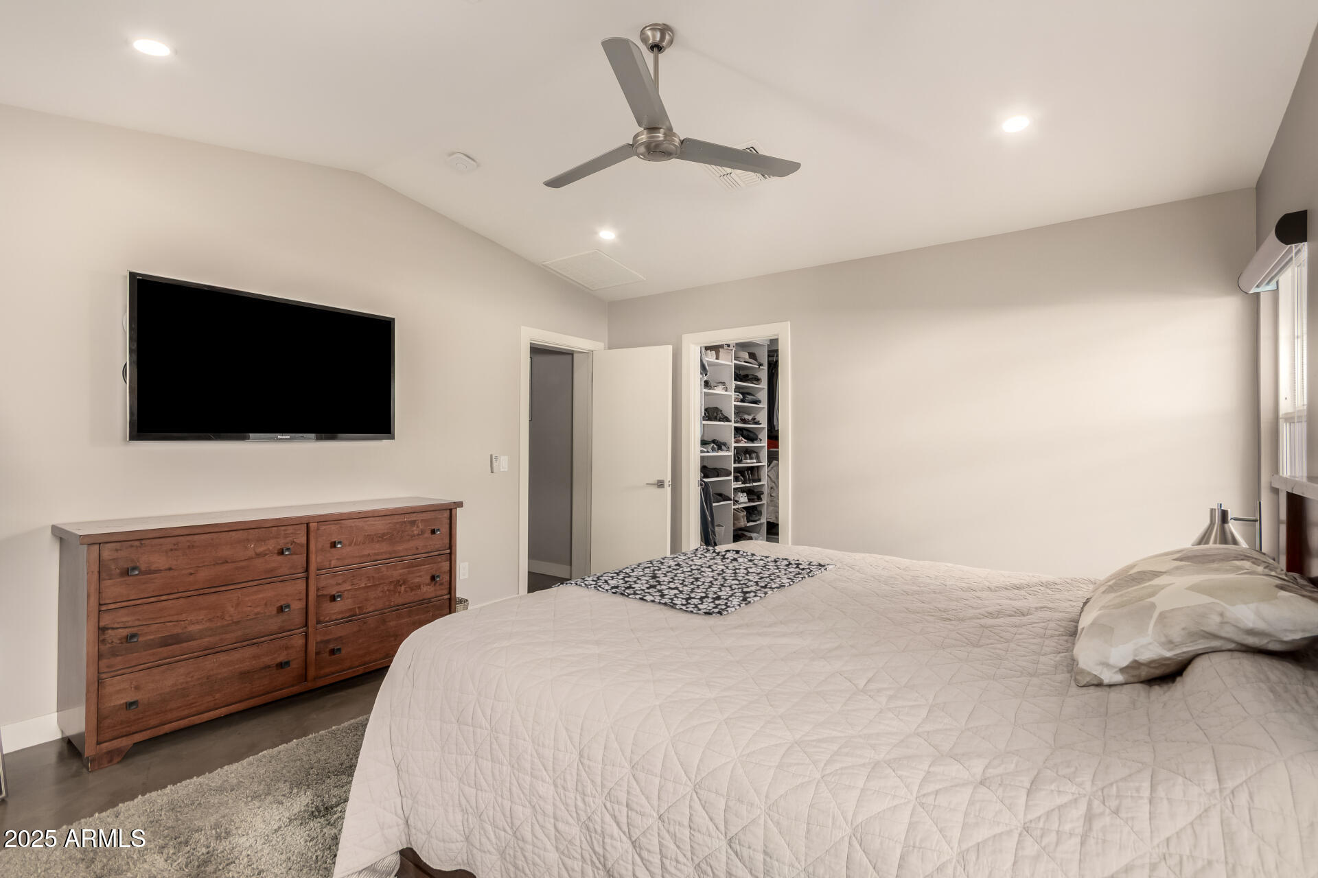 3023 E SELLS Drive