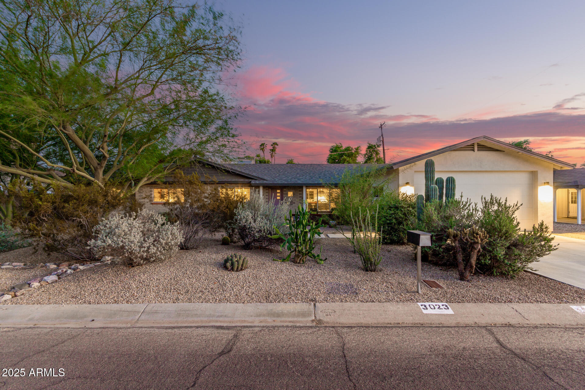3023 E SELLS Drive