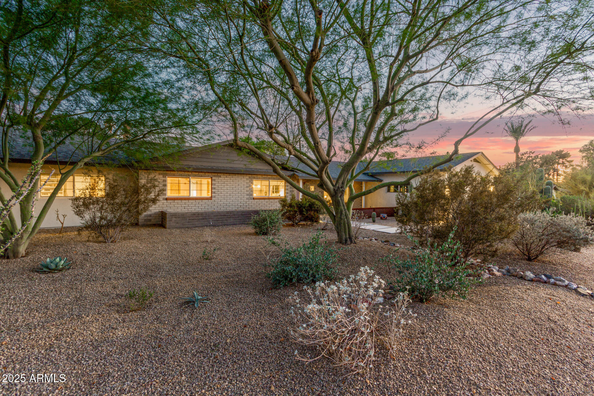 3023 E SELLS Drive