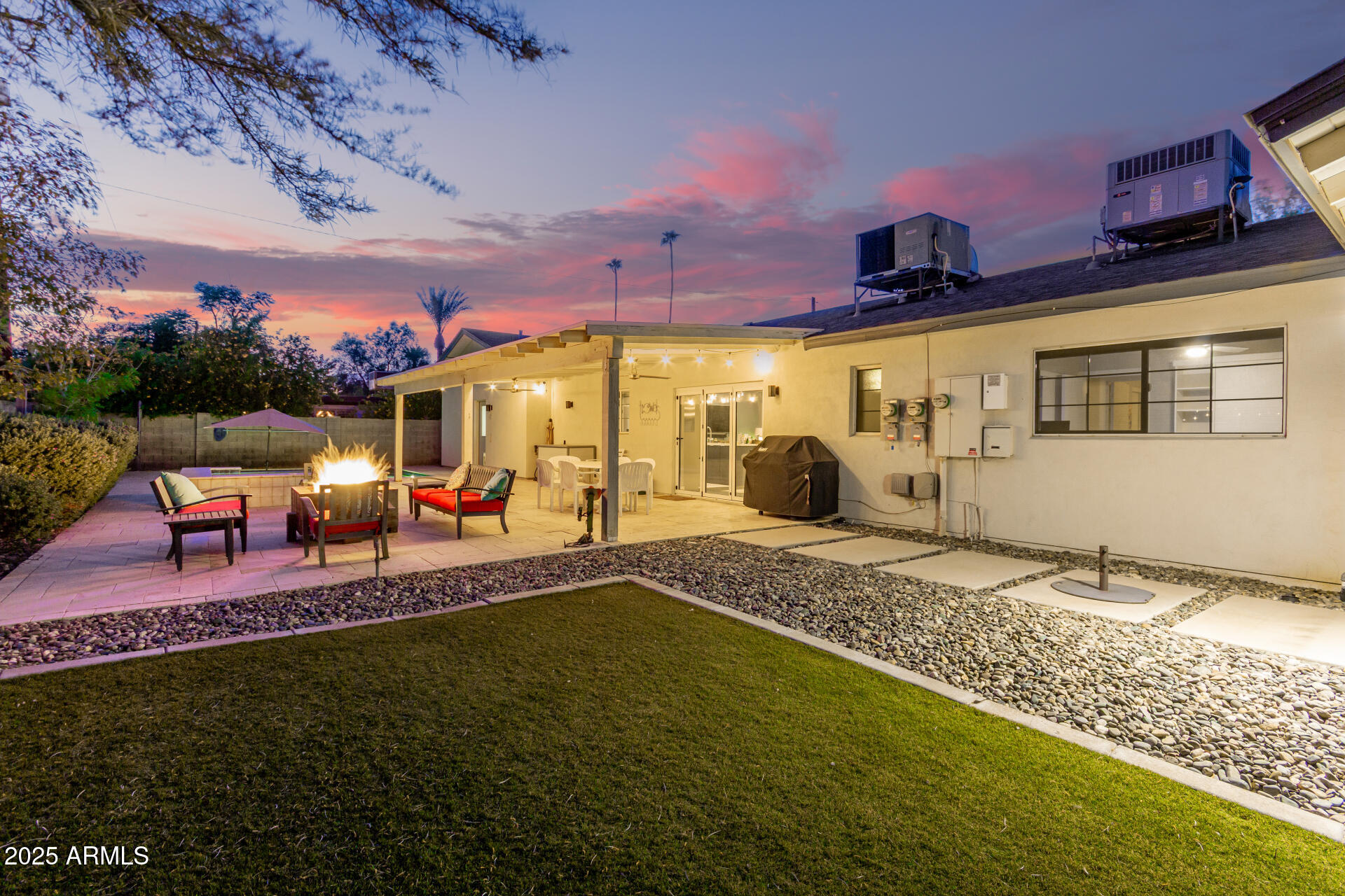 3023 E SELLS Drive