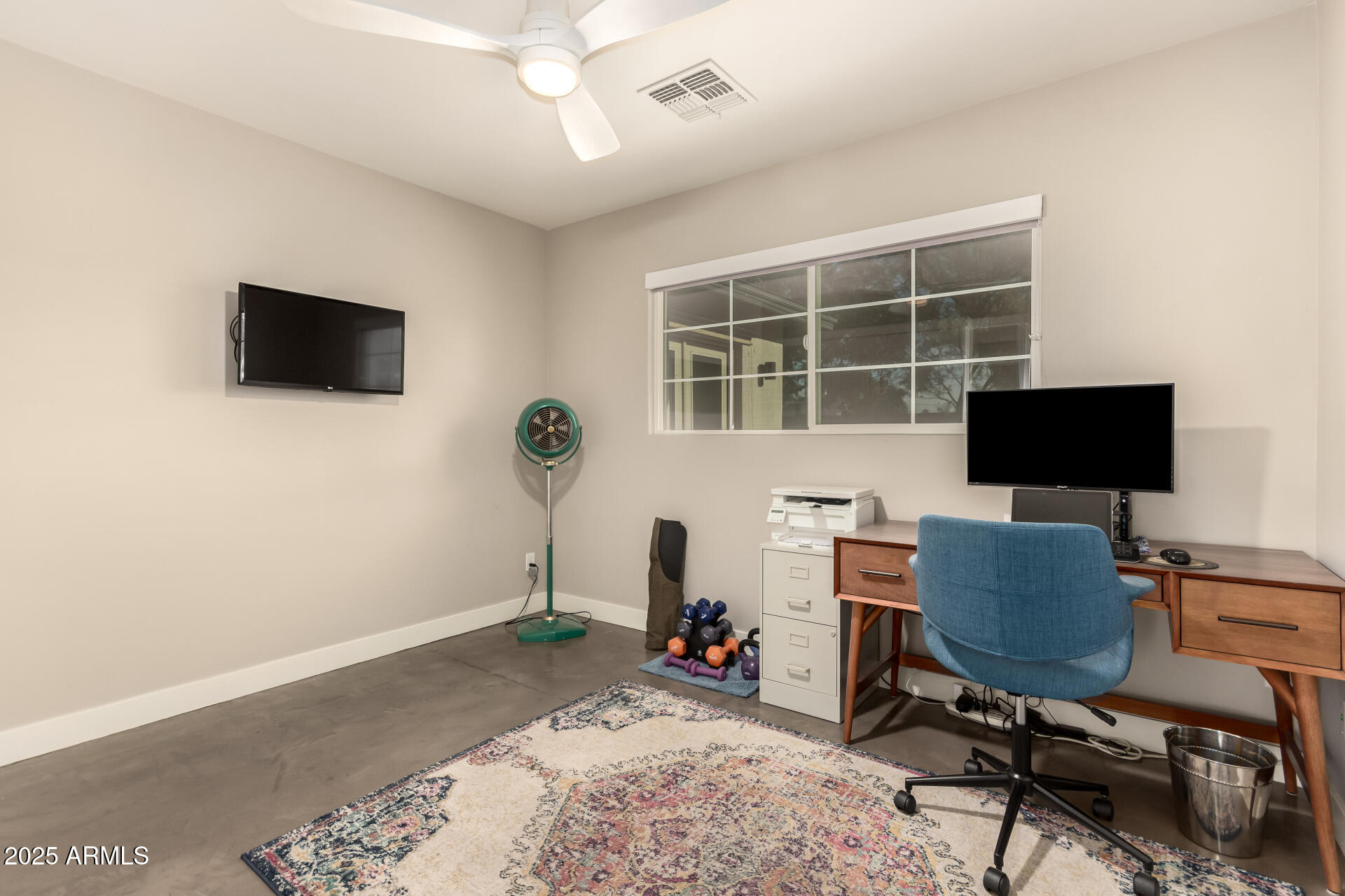 3023 E SELLS Drive