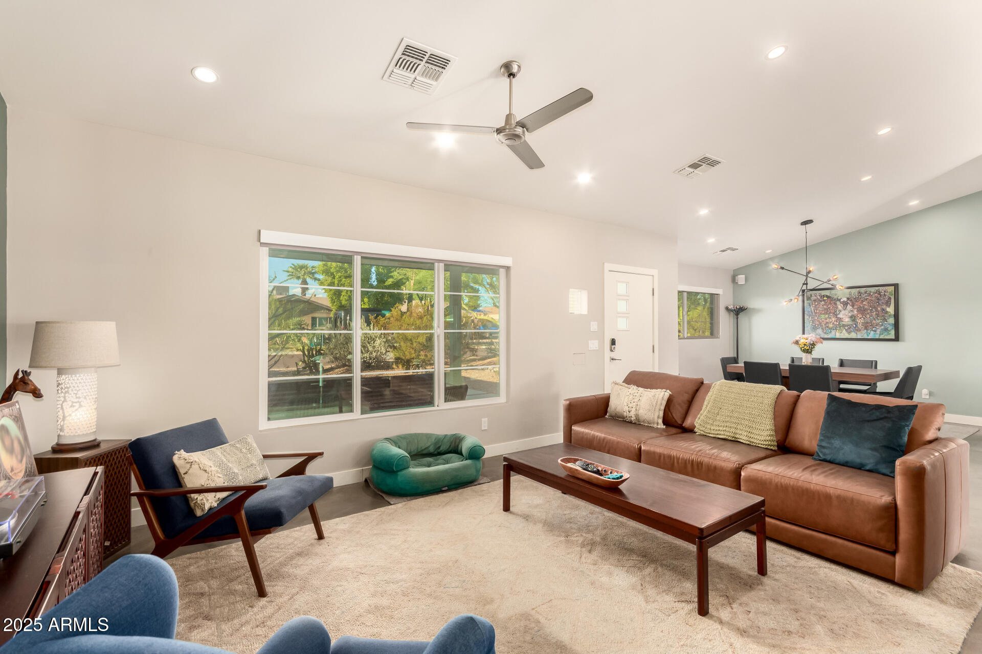 3023 E SELLS Drive