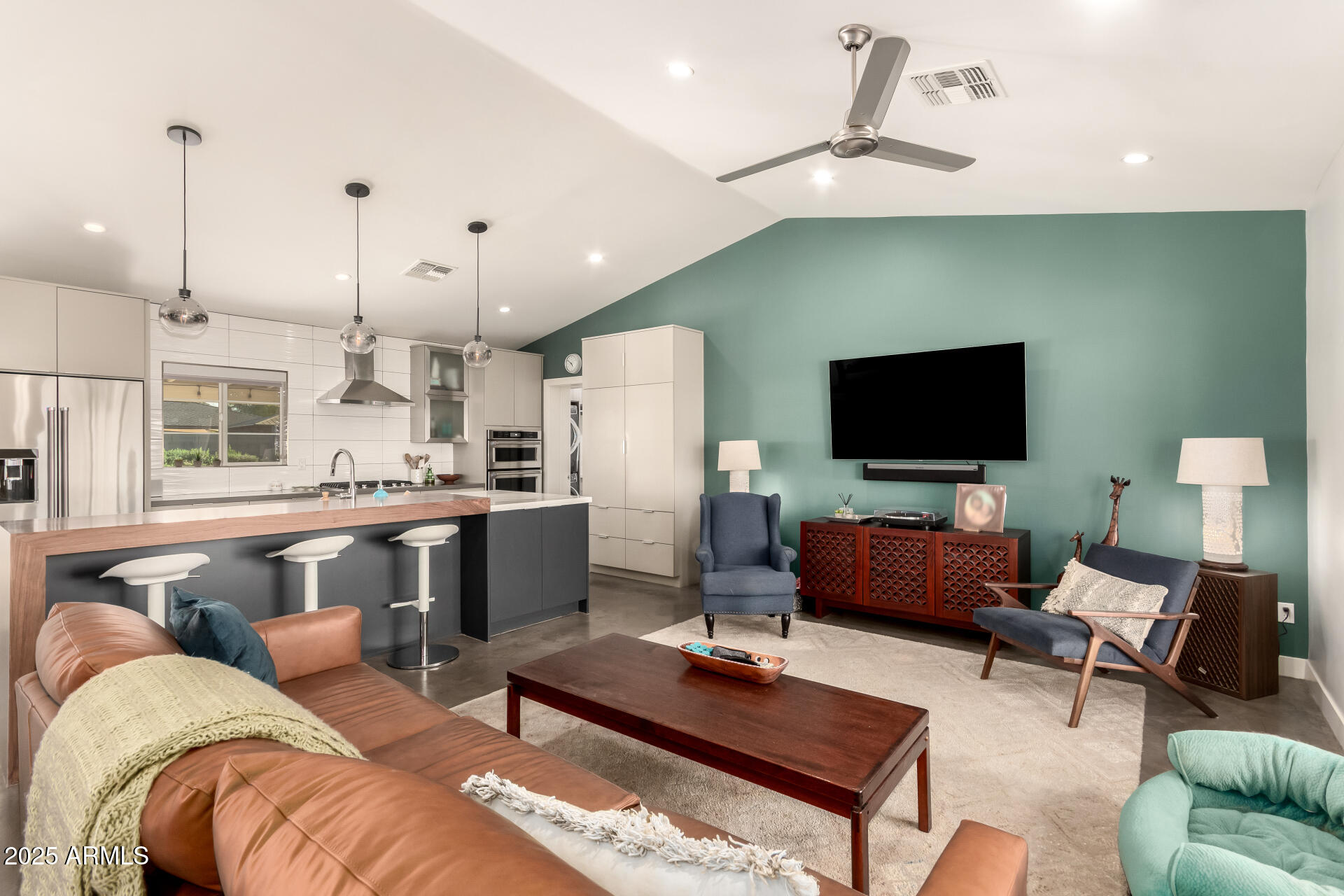 3023 E SELLS Drive