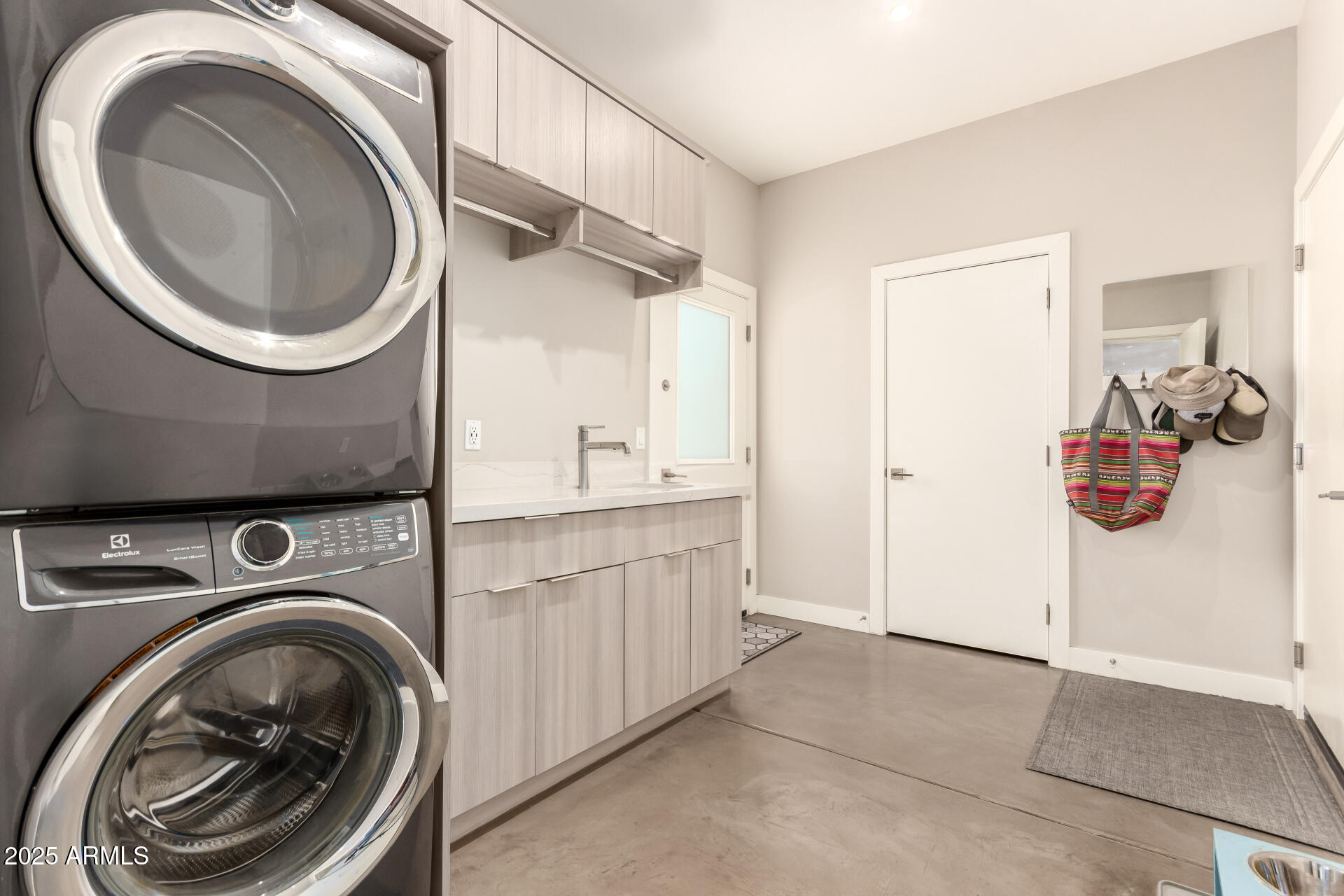 3023 E SELLS Drive