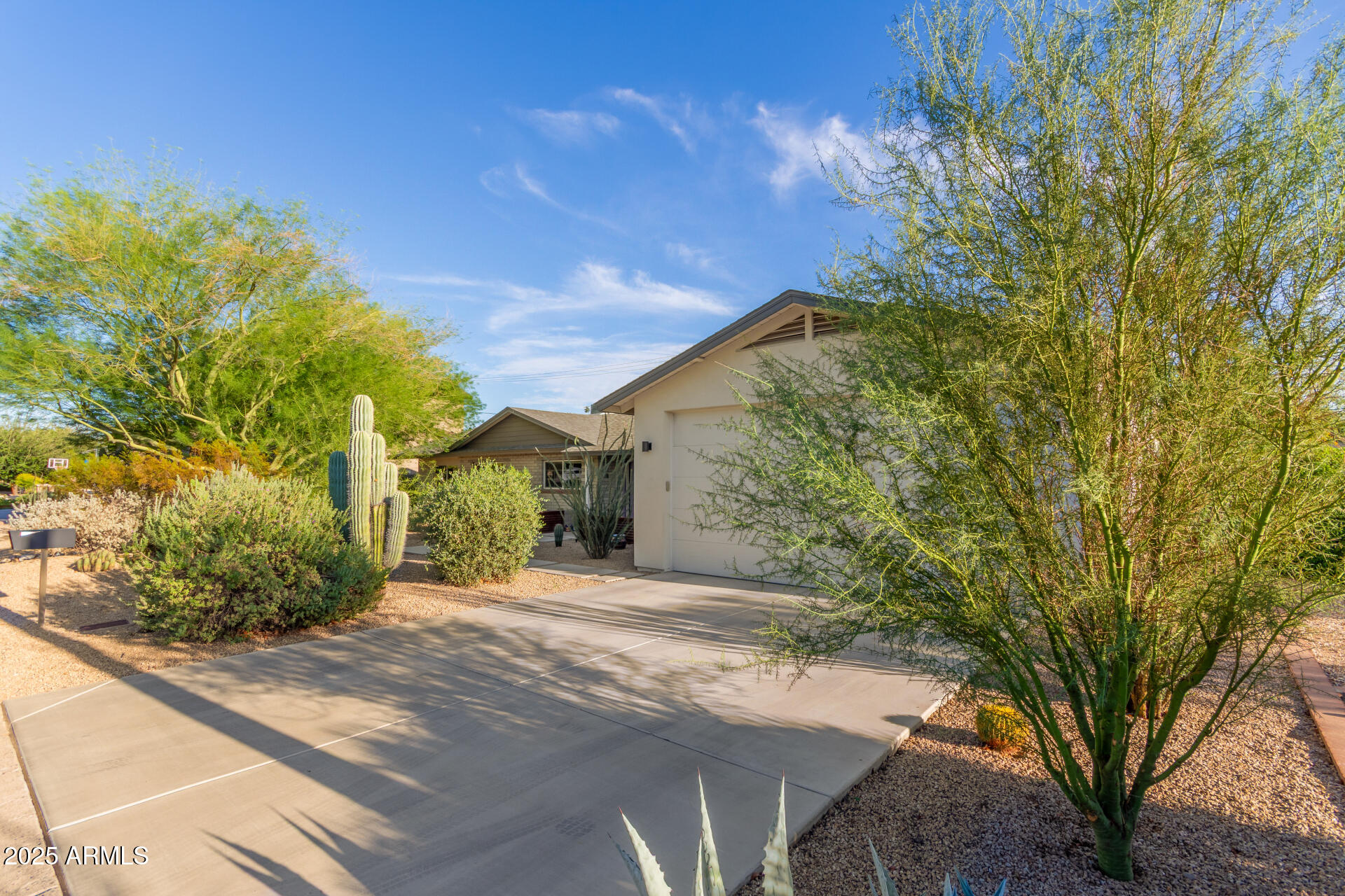 3023 E SELLS Drive