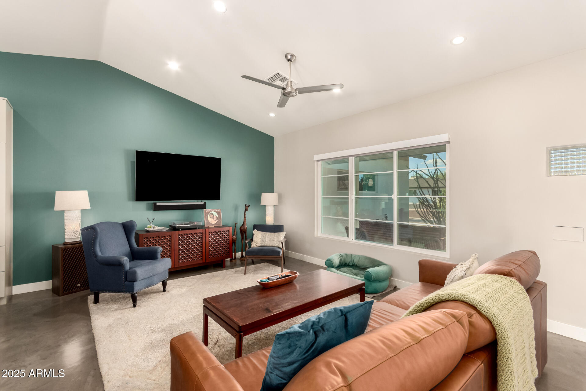 3023 E SELLS Drive
