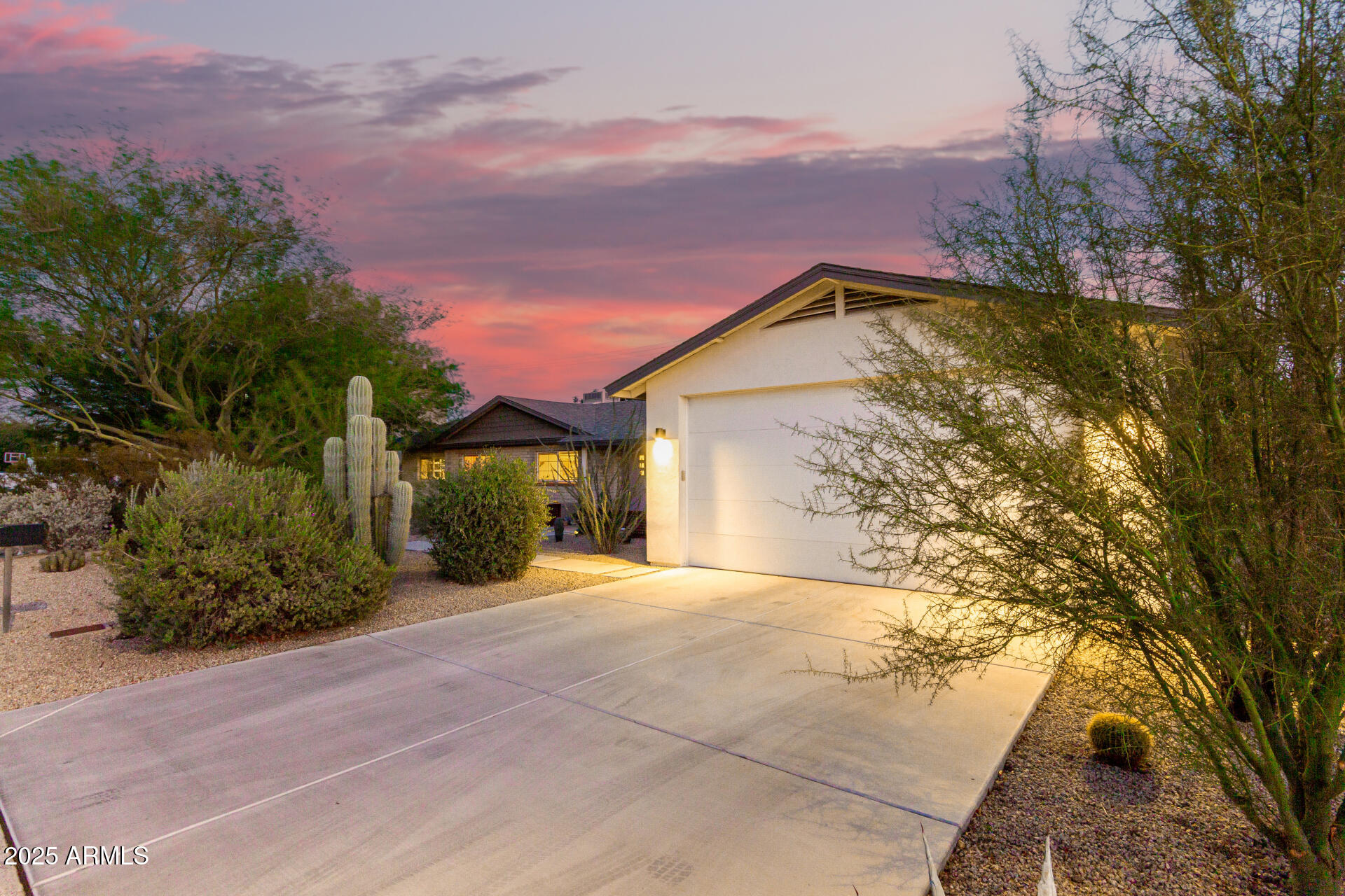 3023 E SELLS Drive