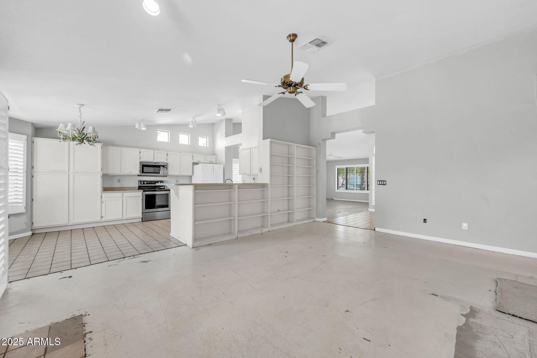 1252 N HAZELTON Drive