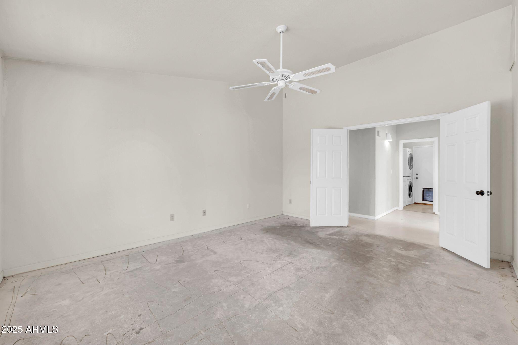 1252 N HAZELTON Drive