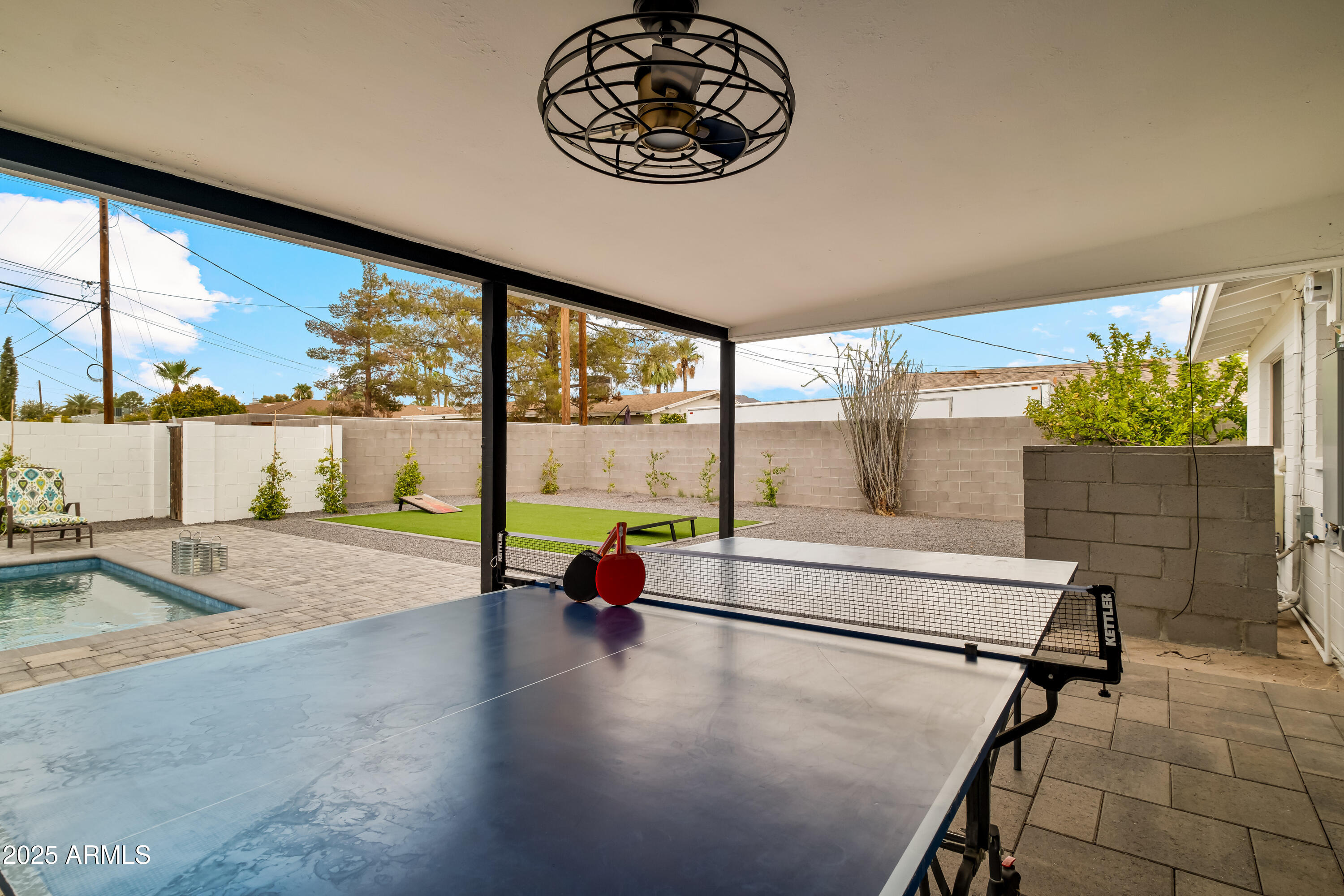 2546 N 69TH Place