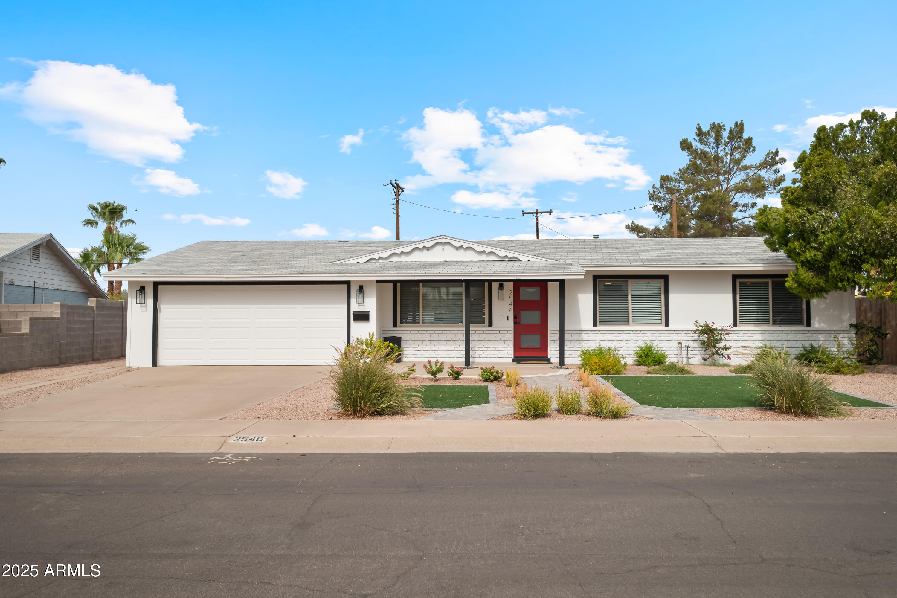 2546 N 69TH Place