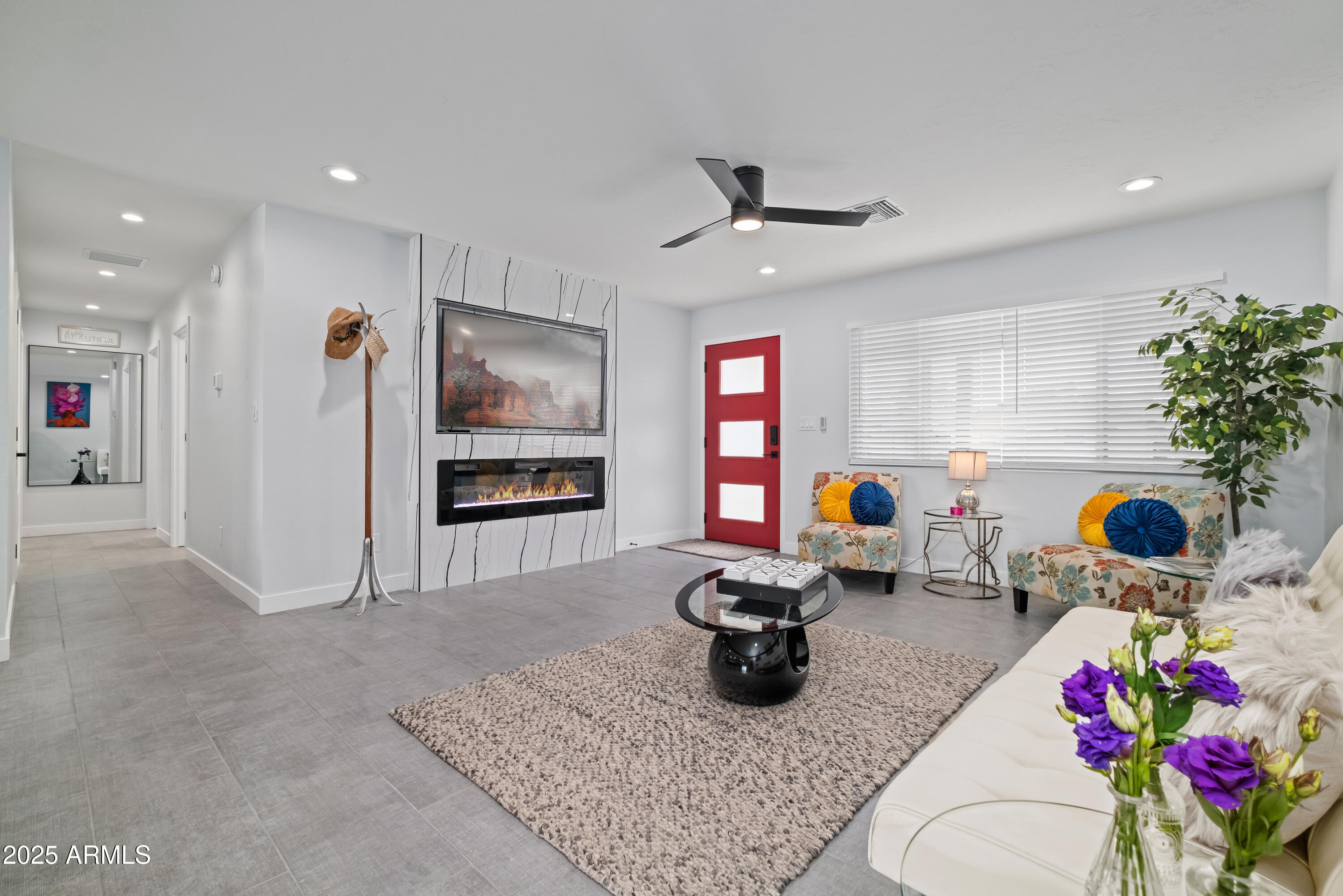2546 N 69TH Place
