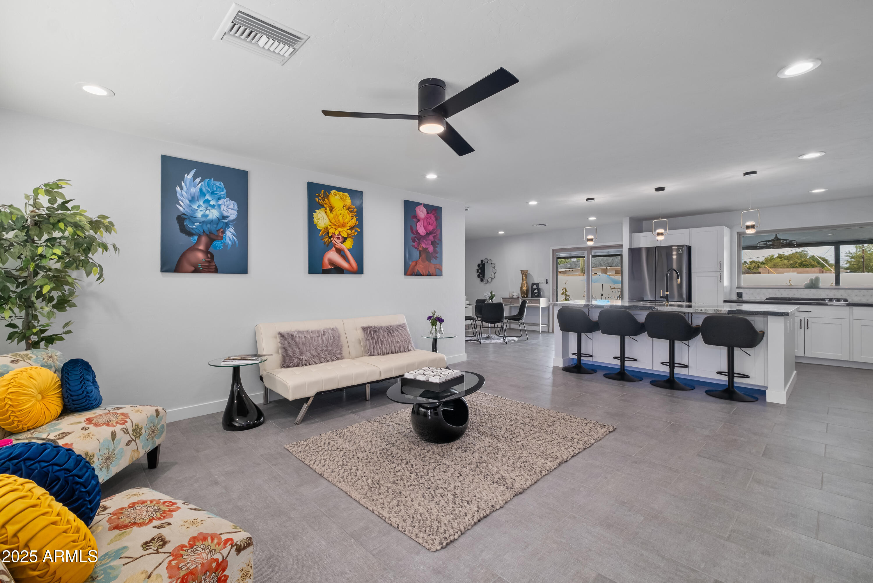 2546 N 69TH Place
