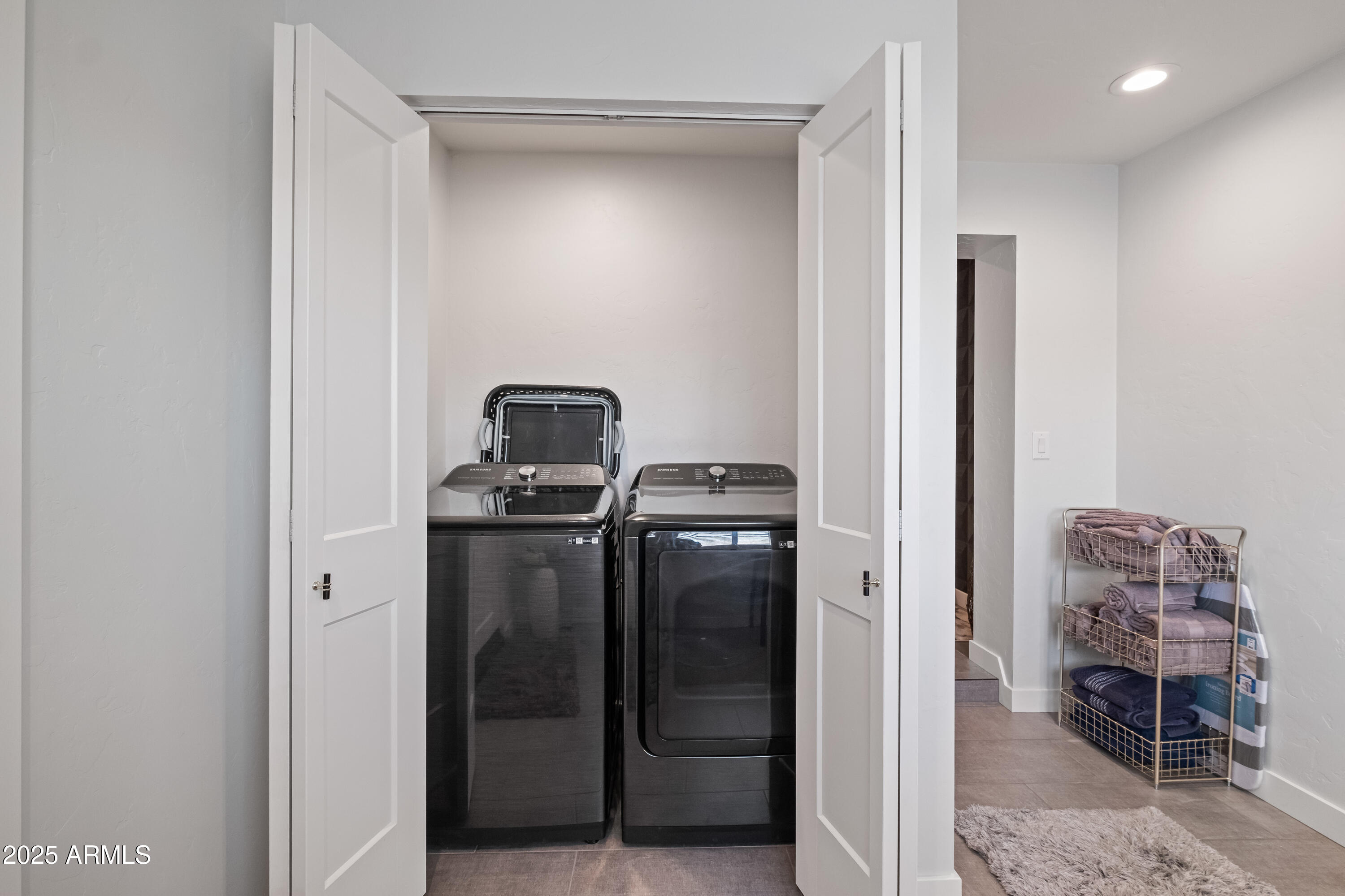 2546 N 69TH Place