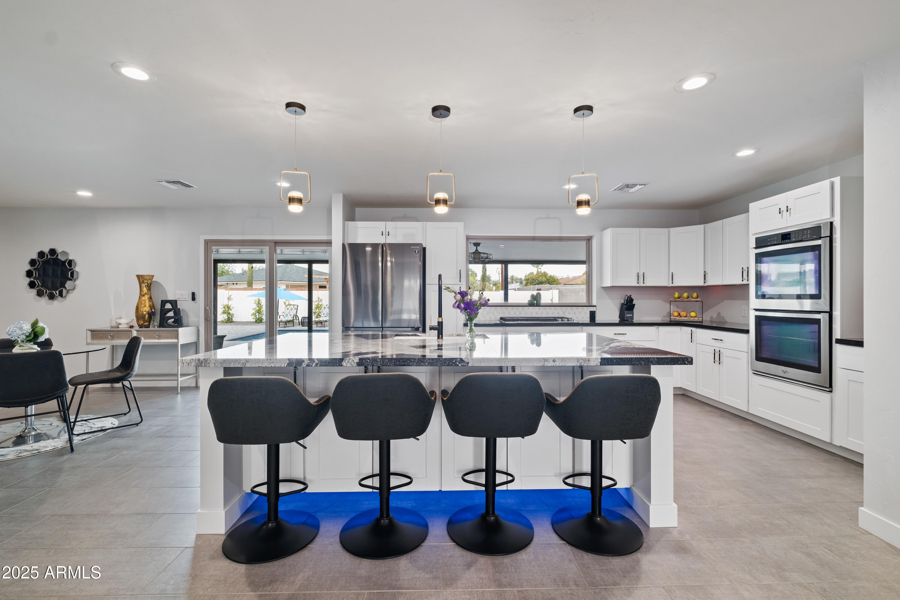 2546 N 69TH Place