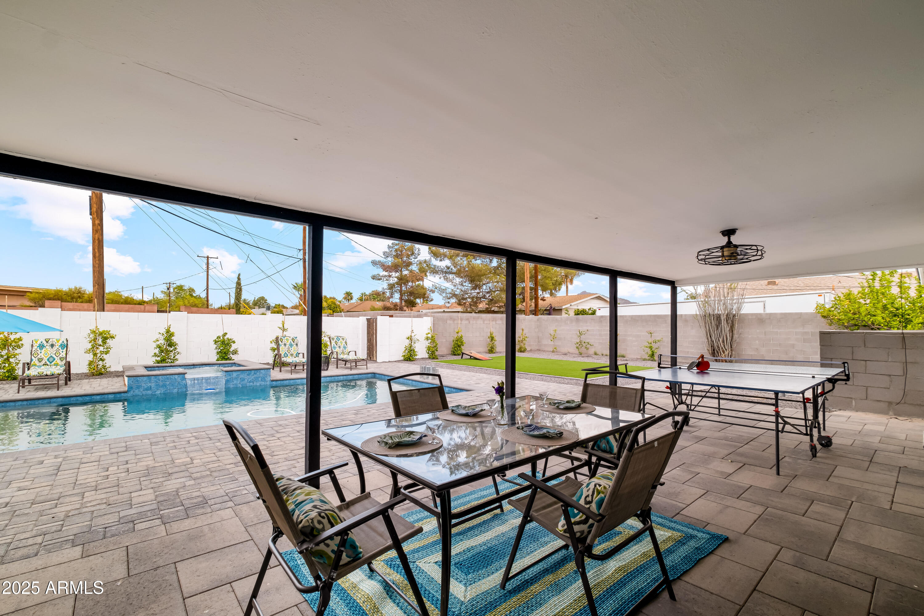 2546 N 69TH Place