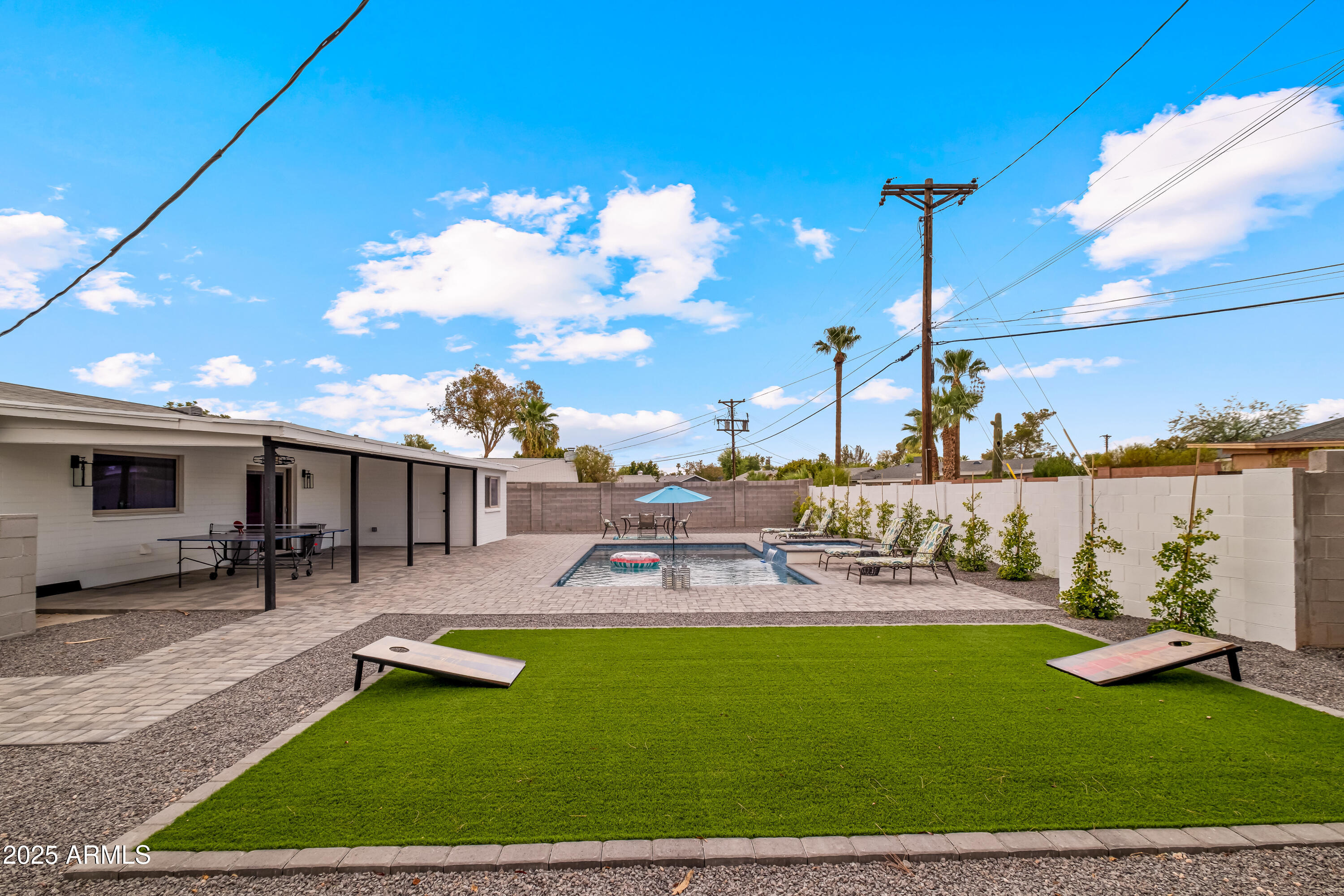 2546 N 69TH Place