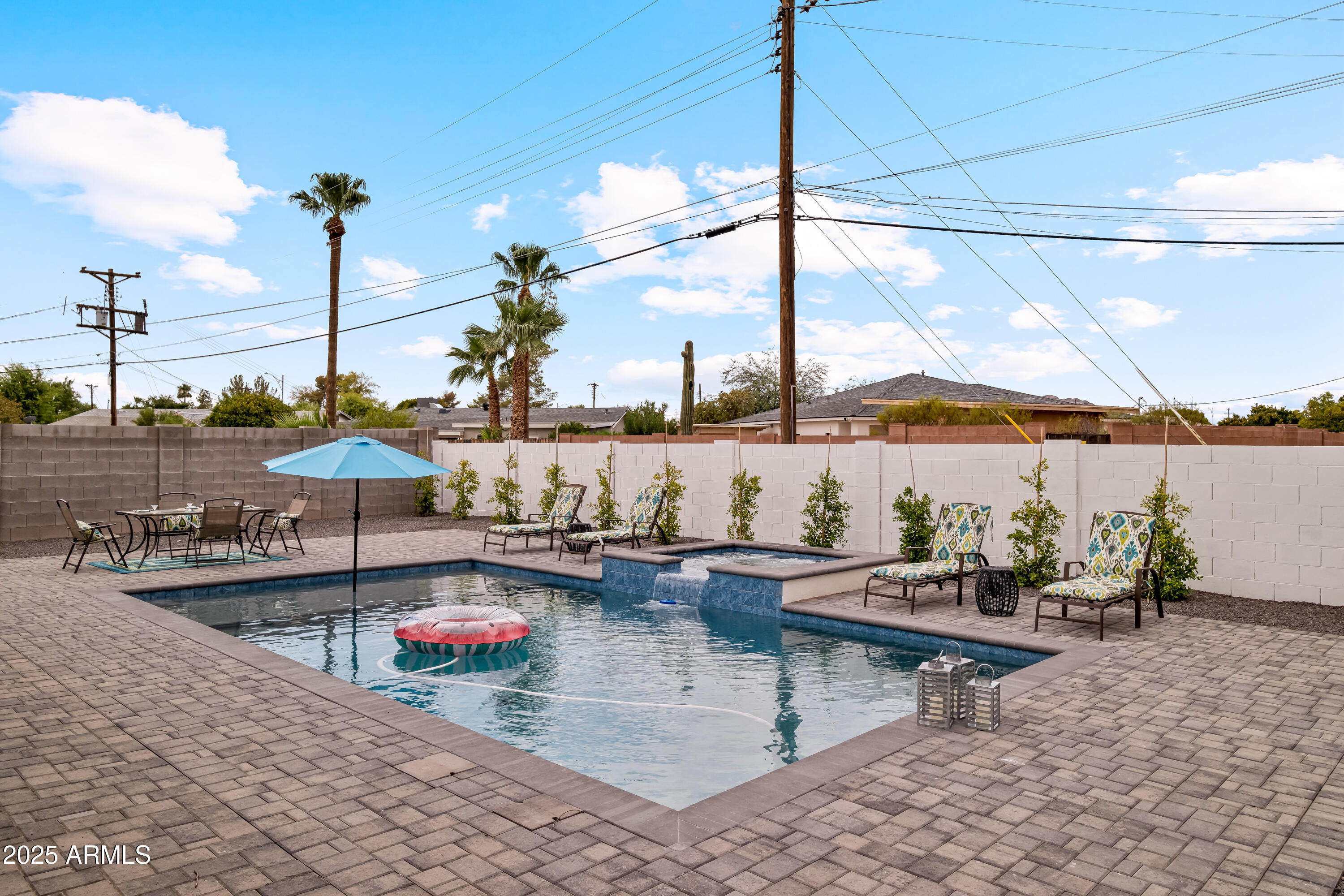 2546 N 69TH Place