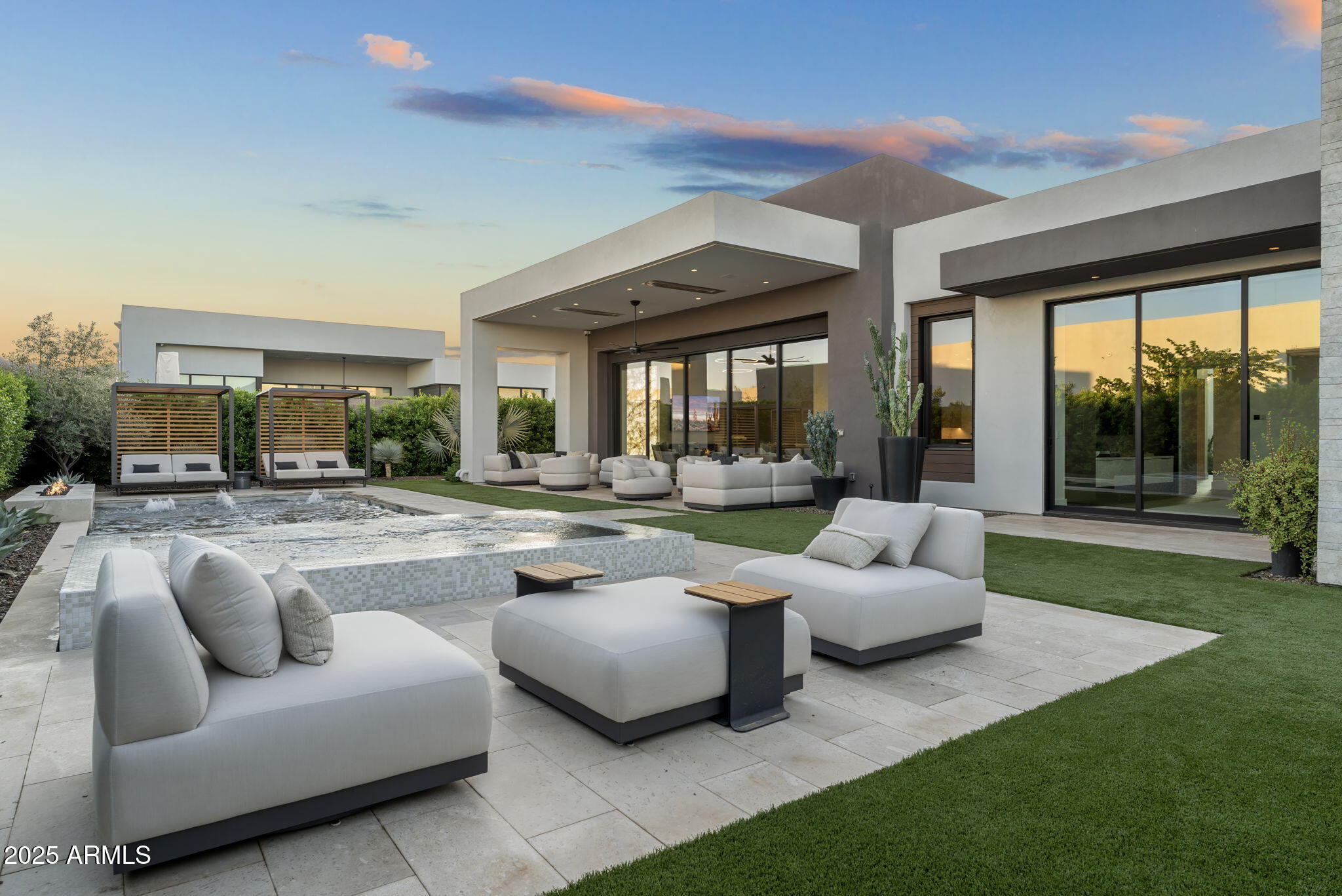 6913 N Joshua Tree Court