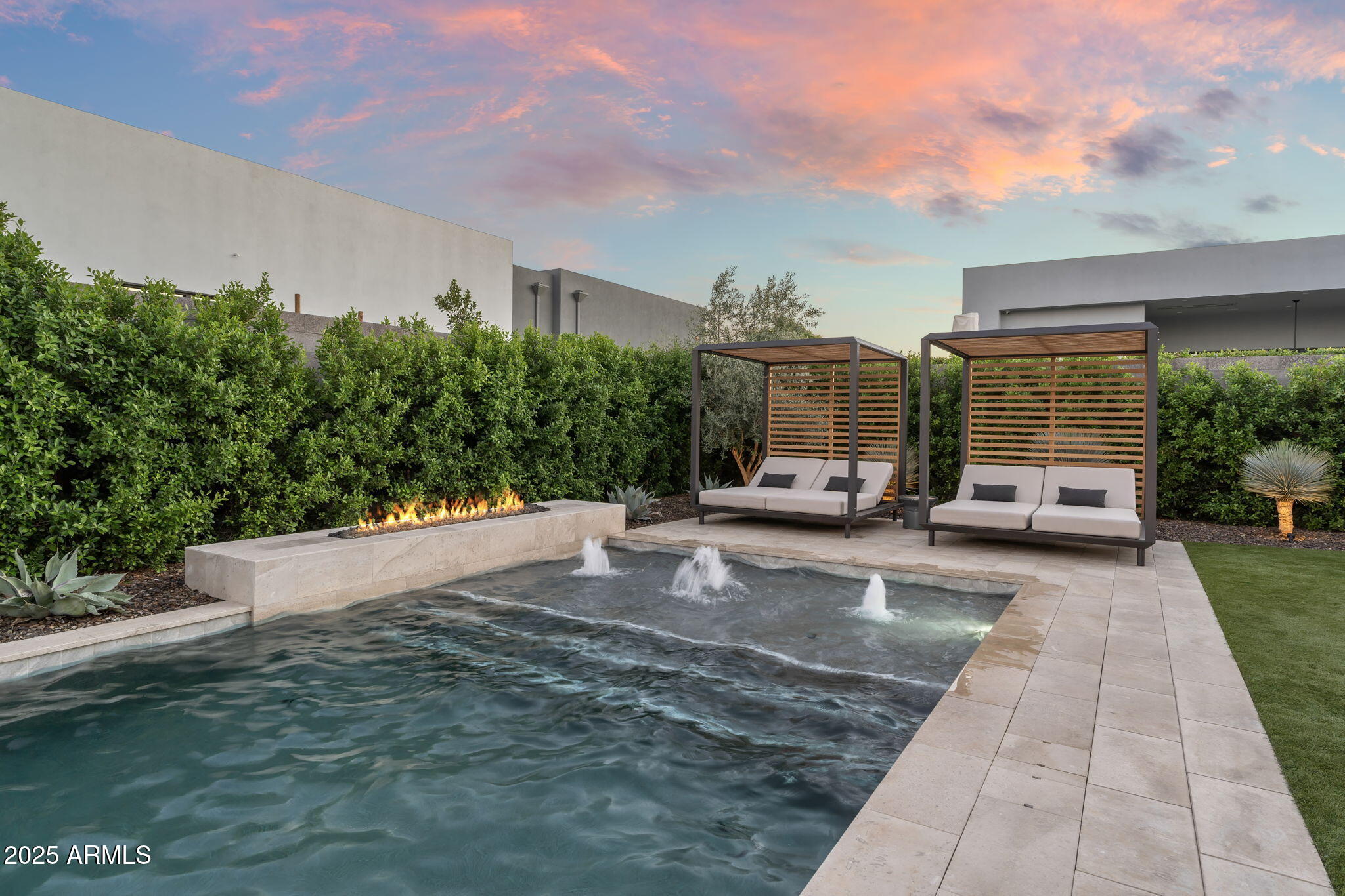 6913 N Joshua Tree Court