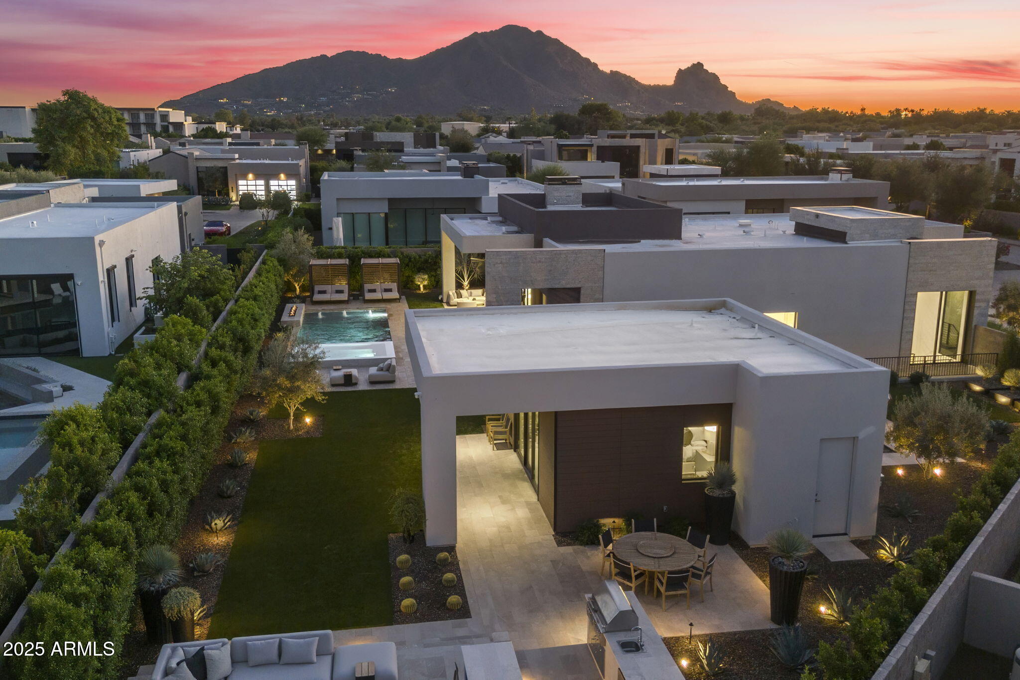 6913 N Joshua Tree Court