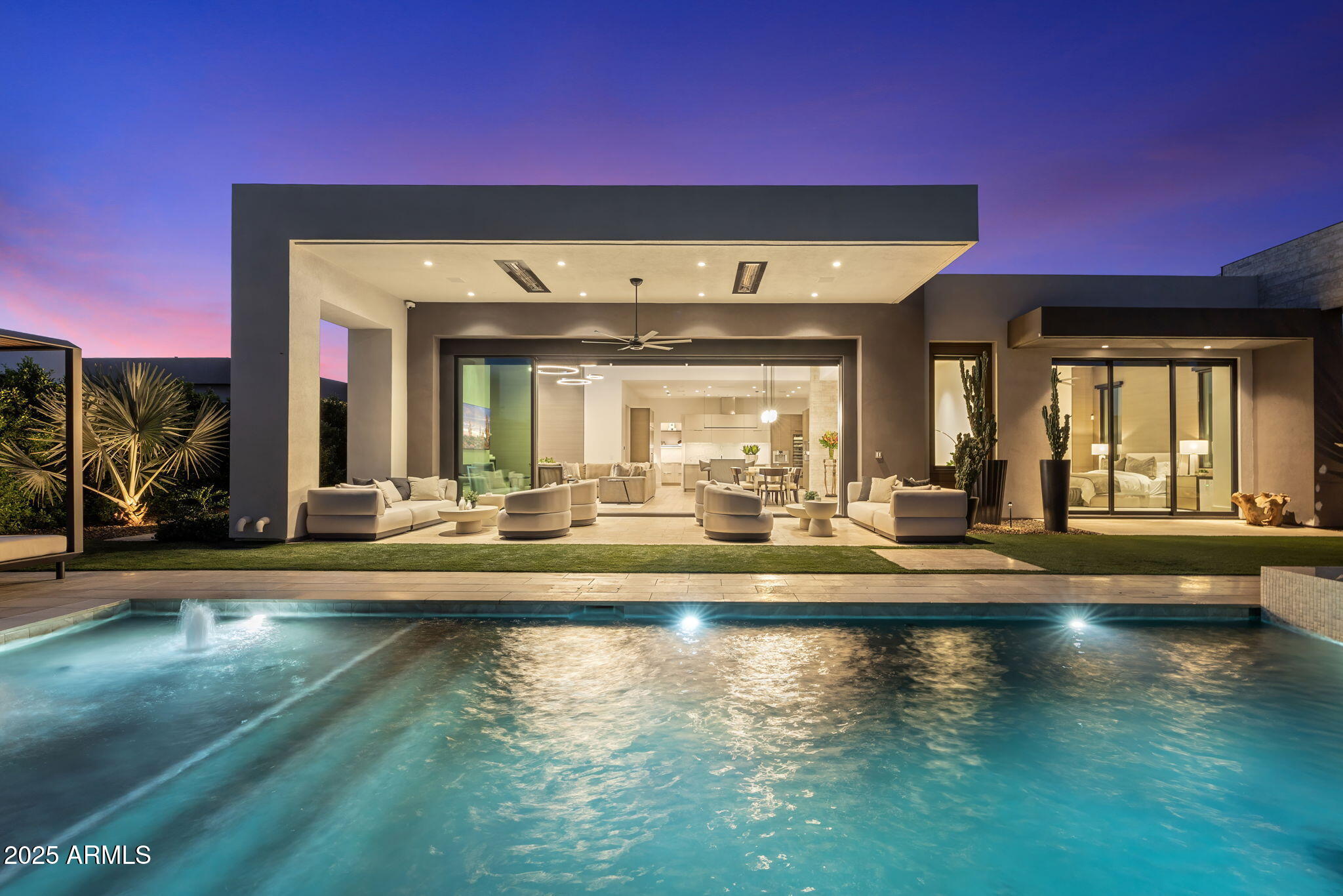 6913 N Joshua Tree Court