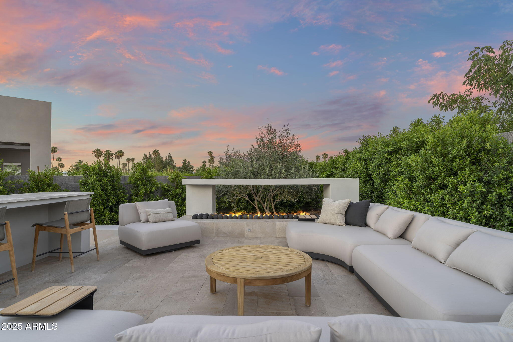 6913 N Joshua Tree Court