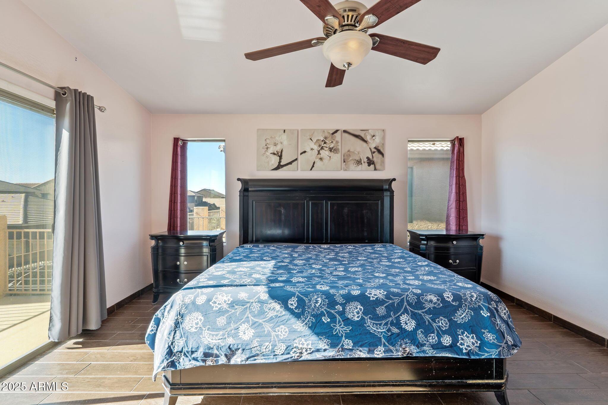 2527 W TAMARISK Avenue