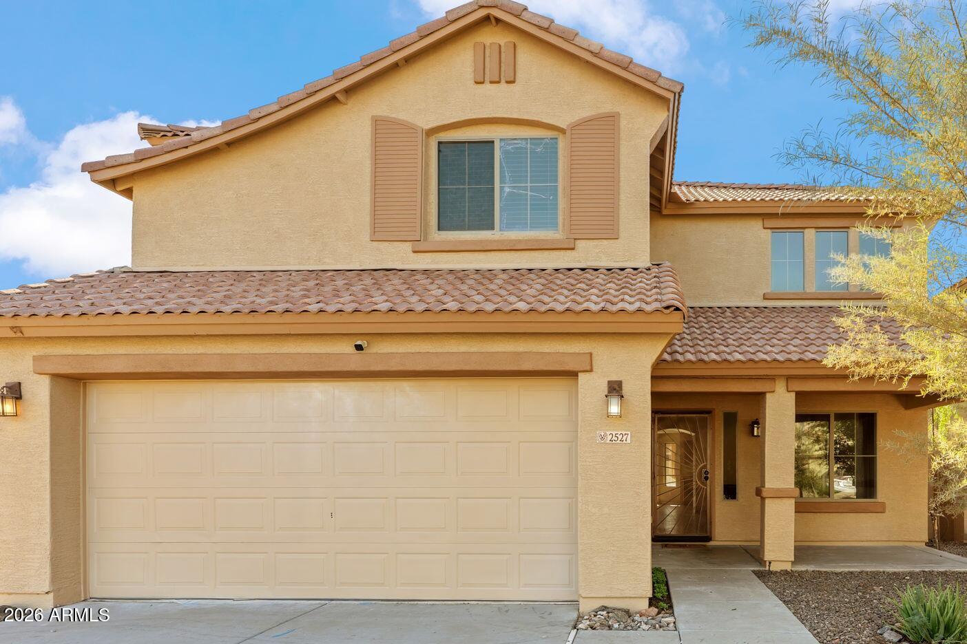 2527 W TAMARISK Avenue