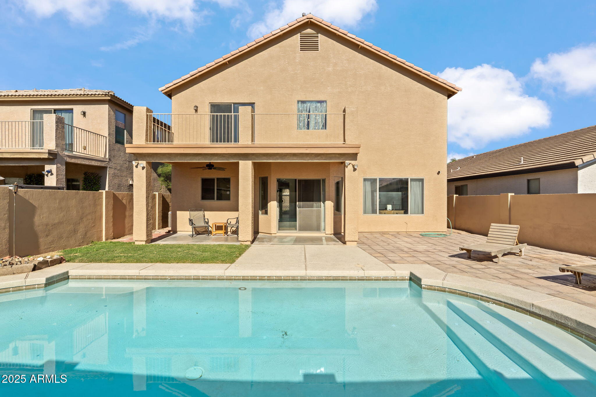 2527 W TAMARISK Avenue