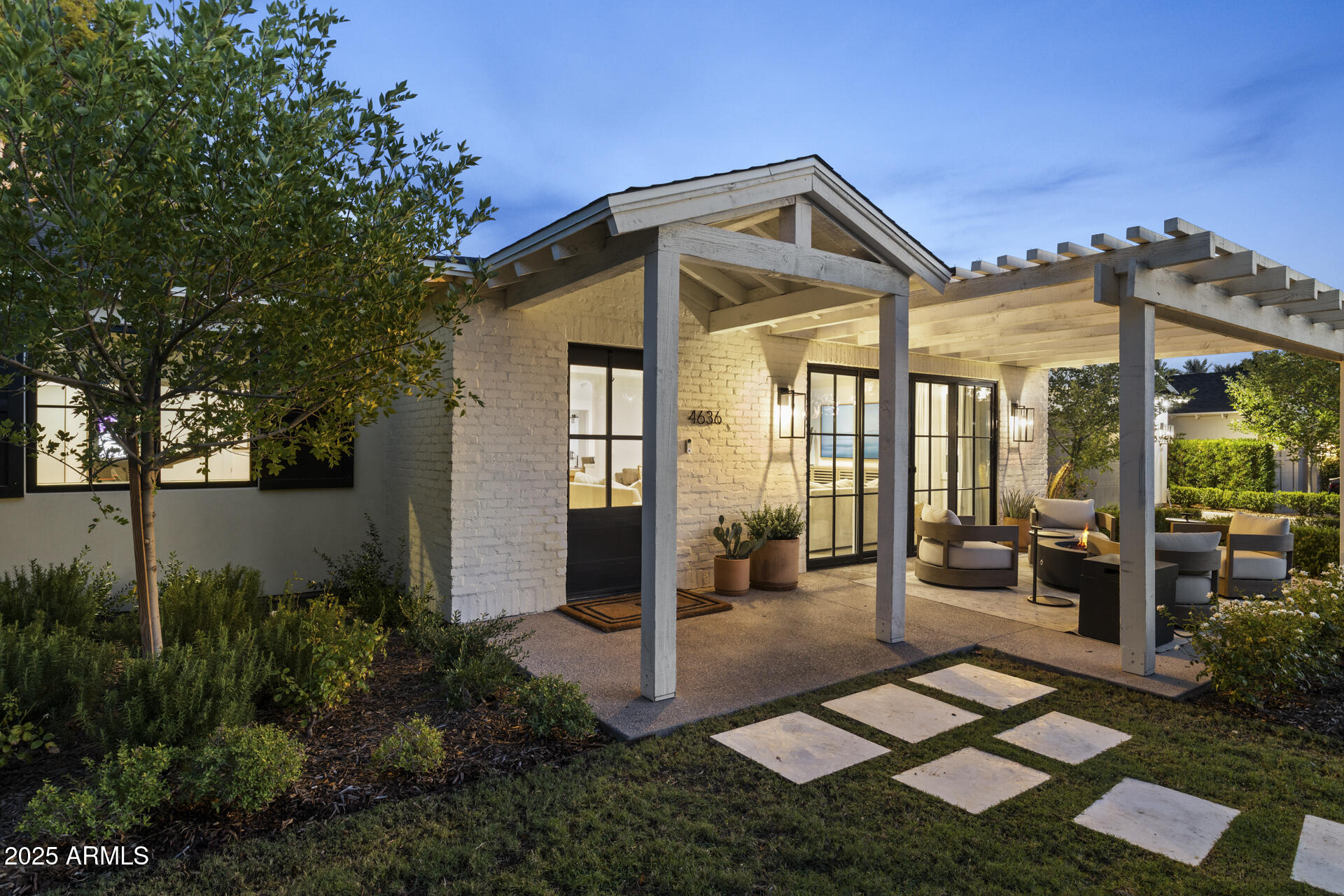 4636 E CALLE VENTURA