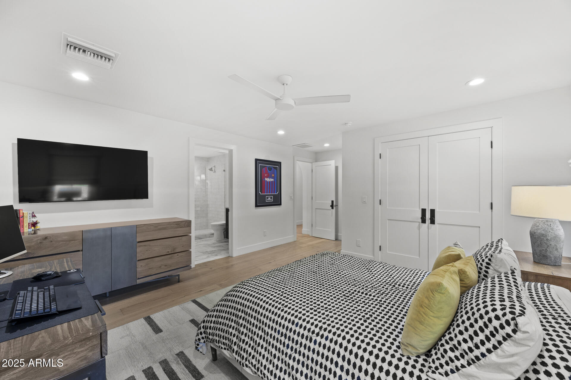 4636 E CALLE VENTURA