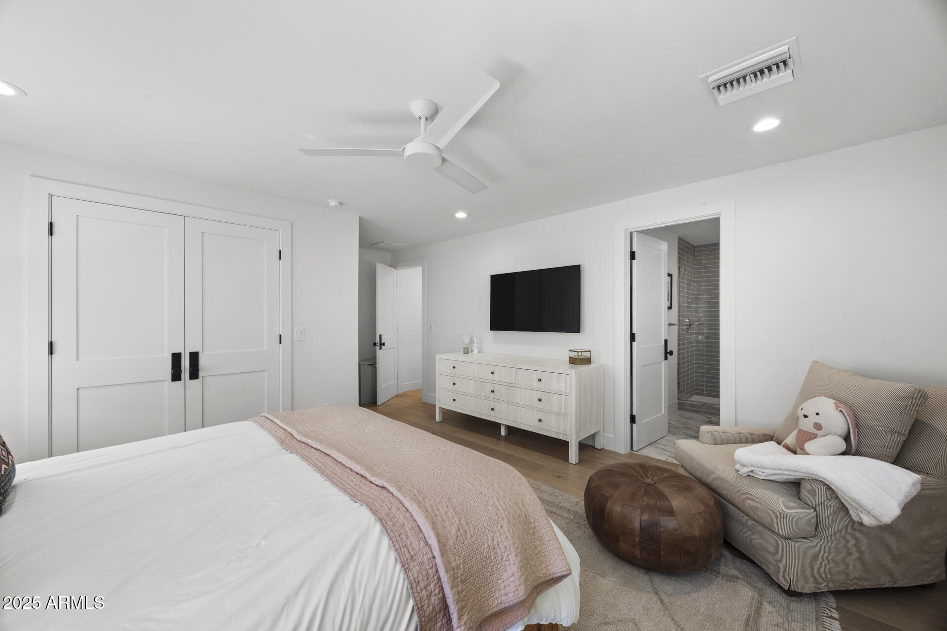 4636 E CALLE VENTURA