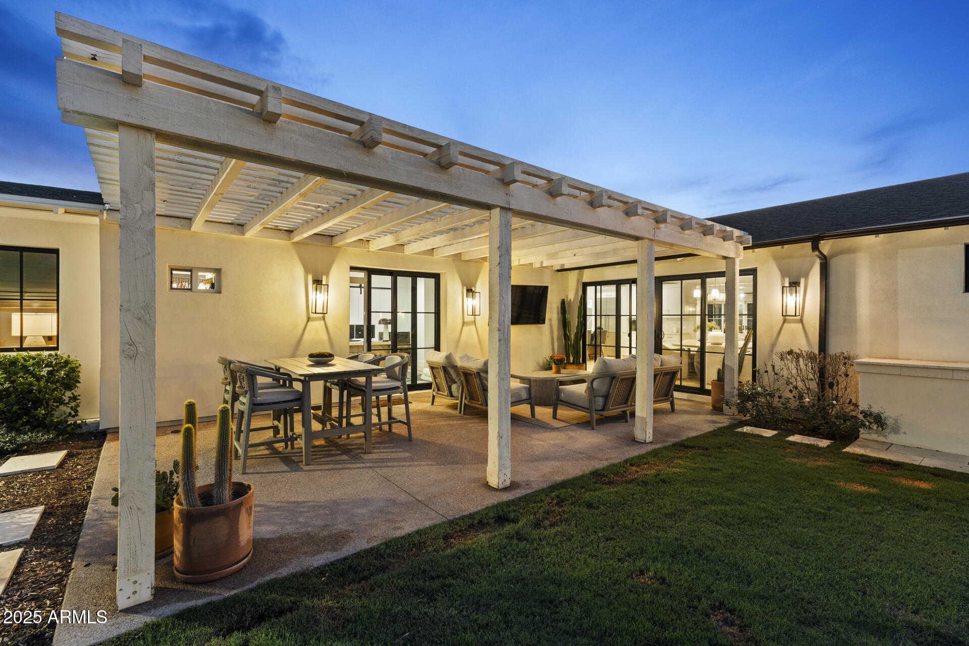 4636 E CALLE VENTURA