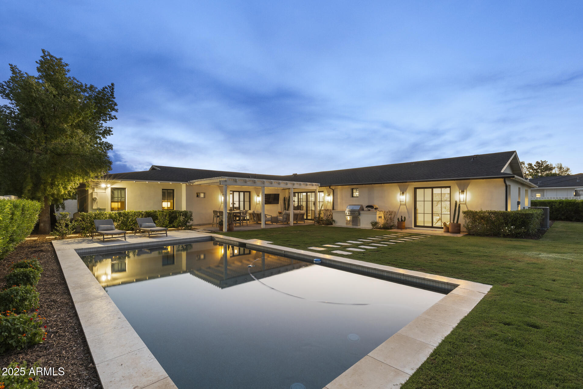 4636 E CALLE VENTURA