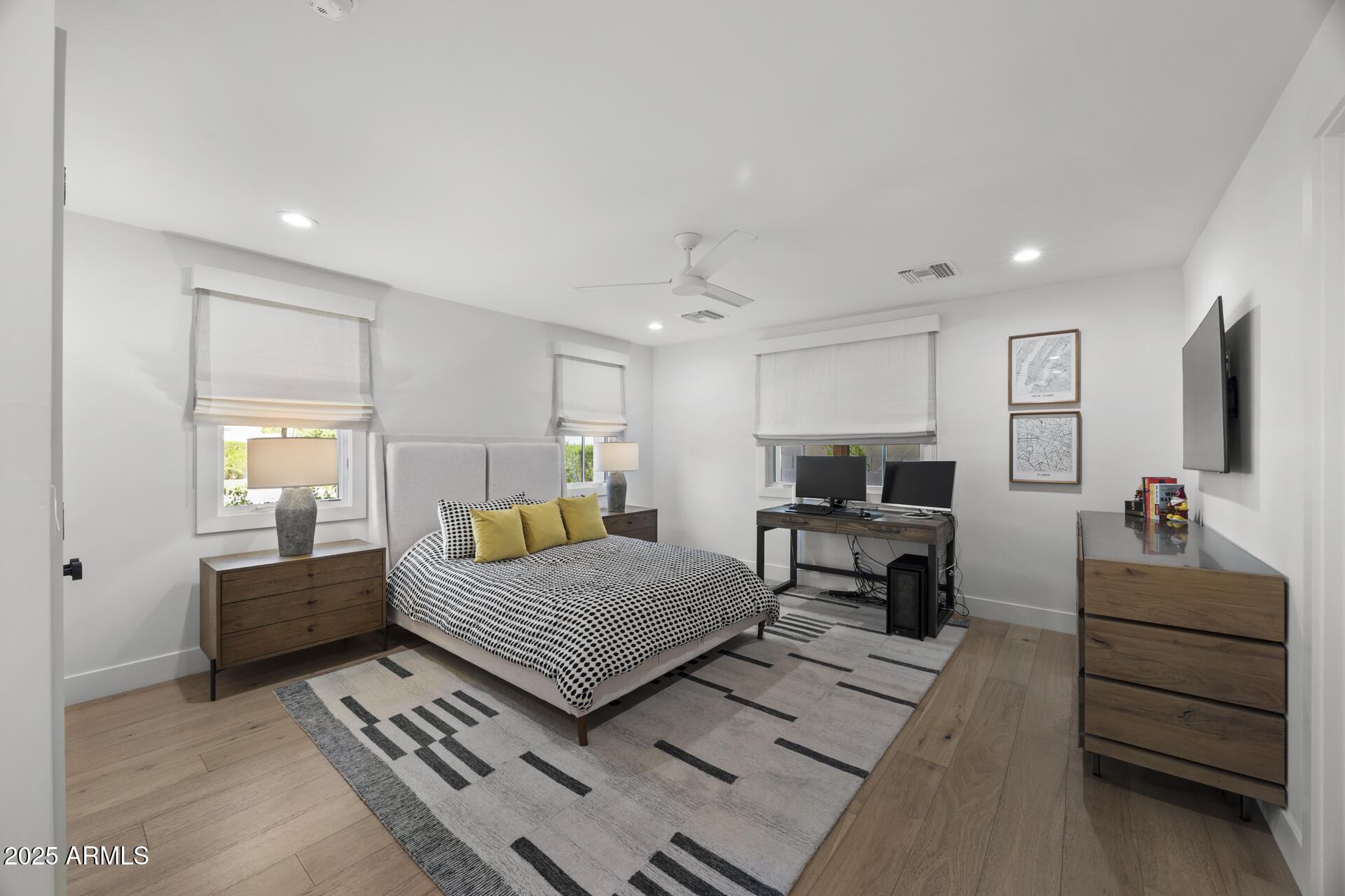 4636 E CALLE VENTURA