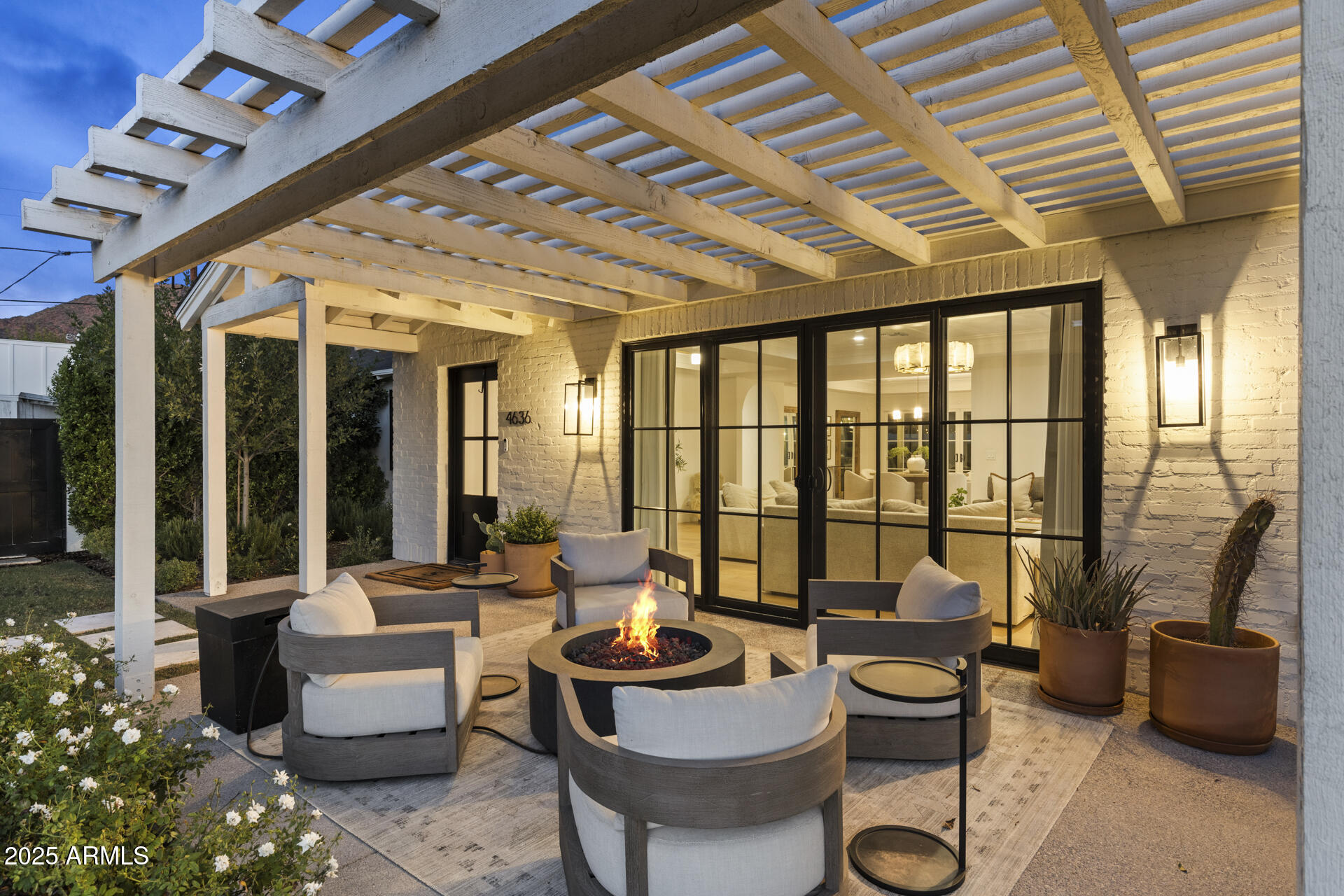 4636 E CALLE VENTURA