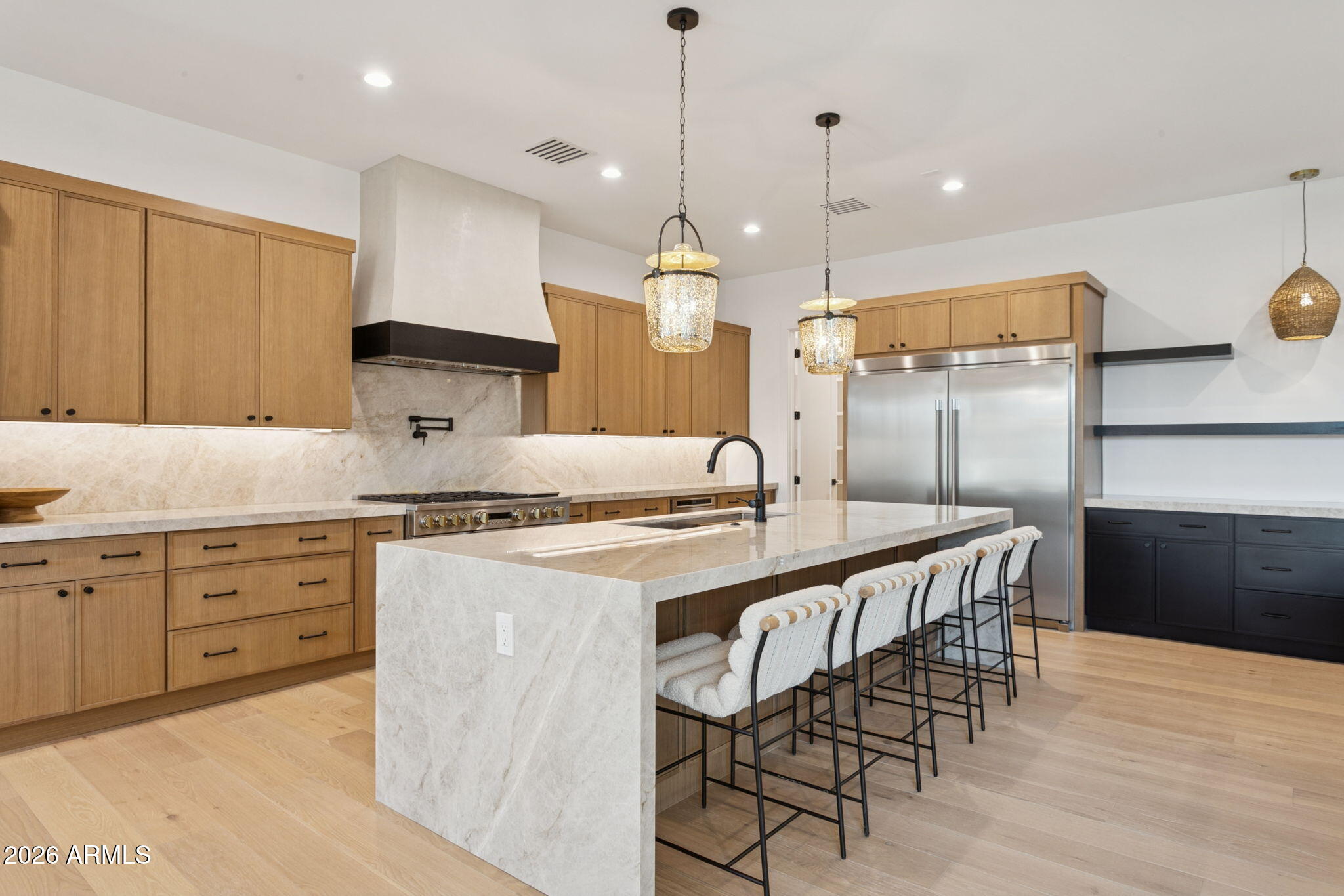 4307 E SELLS Drive
