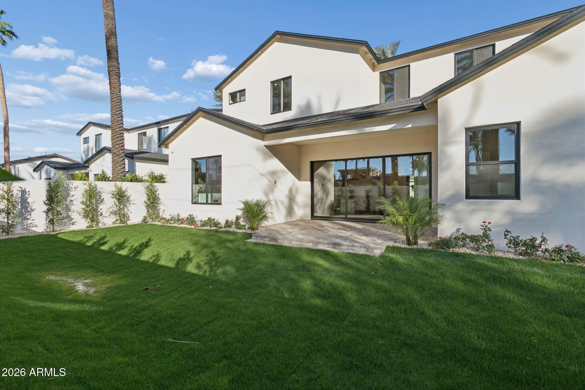 4307 E SELLS Drive
