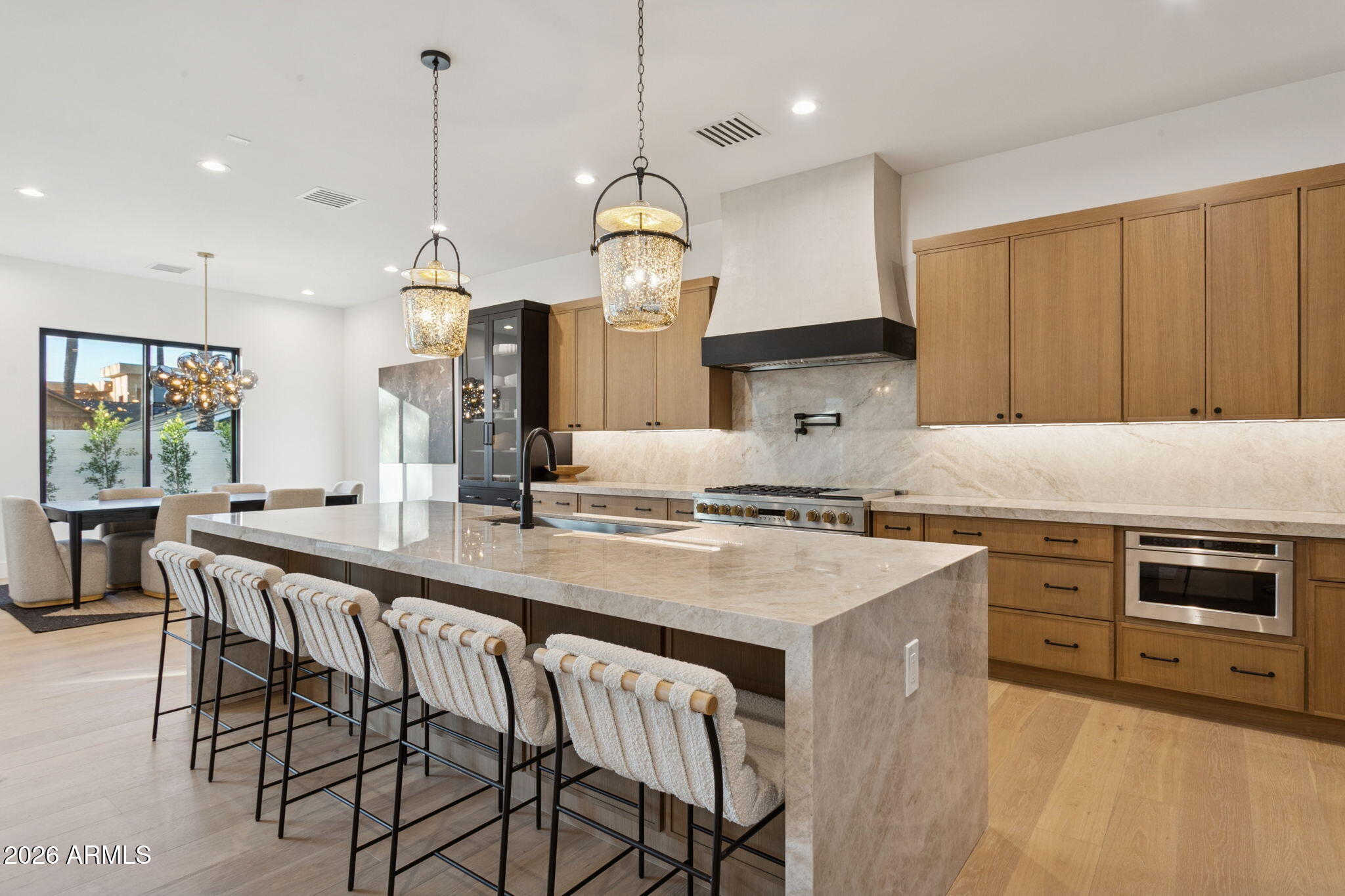 4307 E SELLS Drive