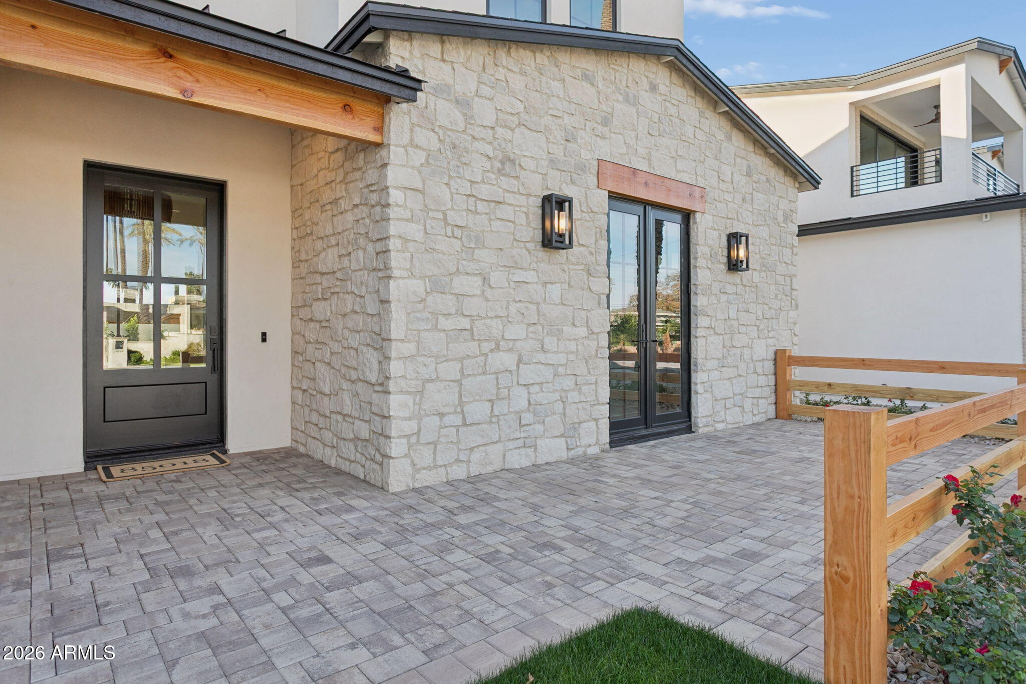 4307 E SELLS Drive