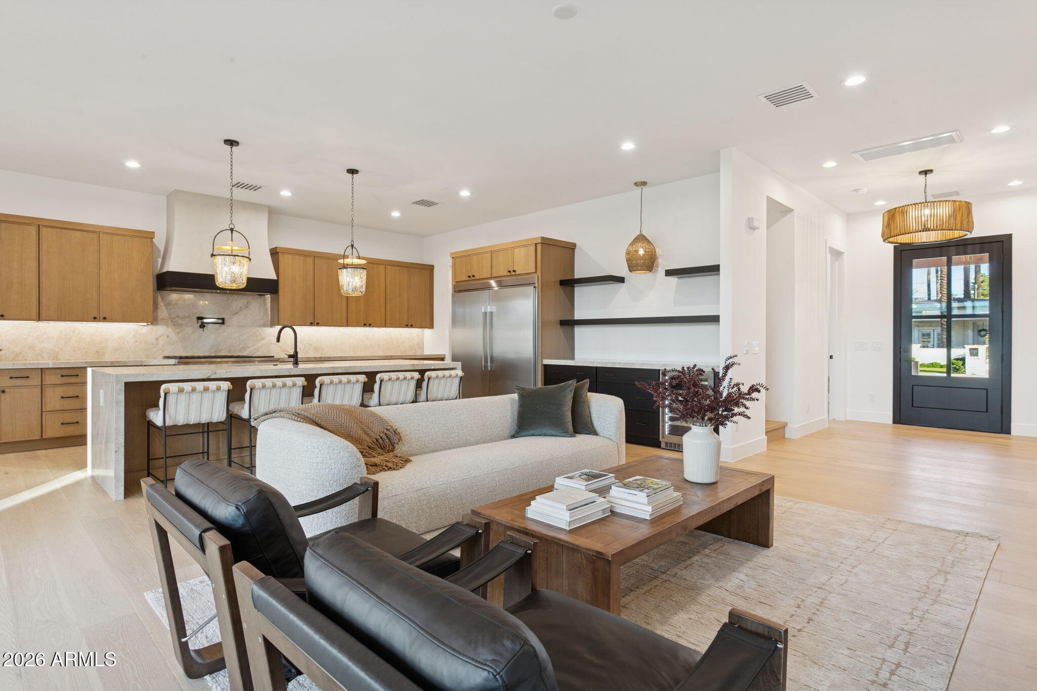 4307 E SELLS Drive