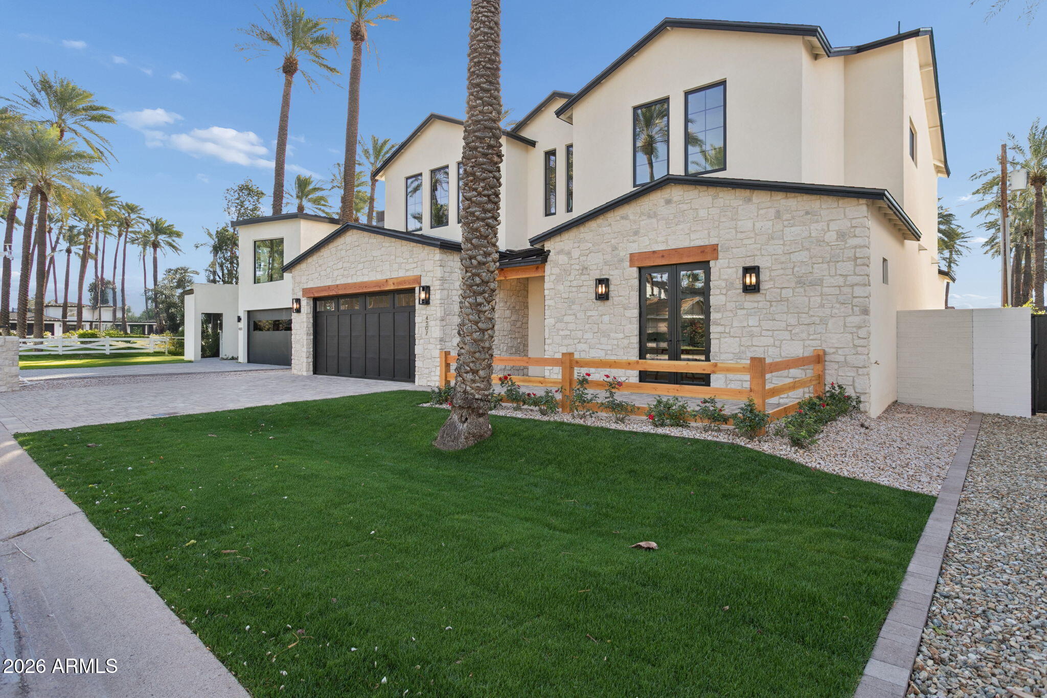 4307 E SELLS Drive