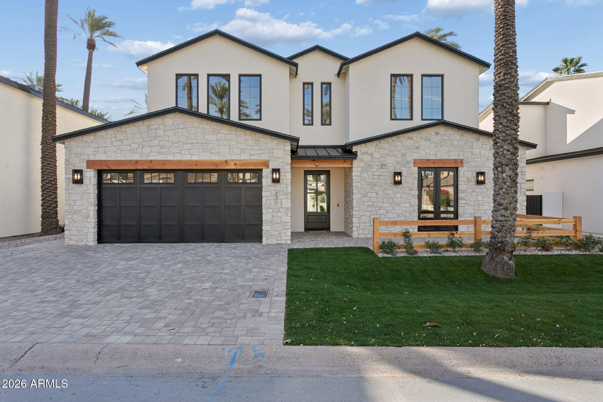 4307 E SELLS Drive