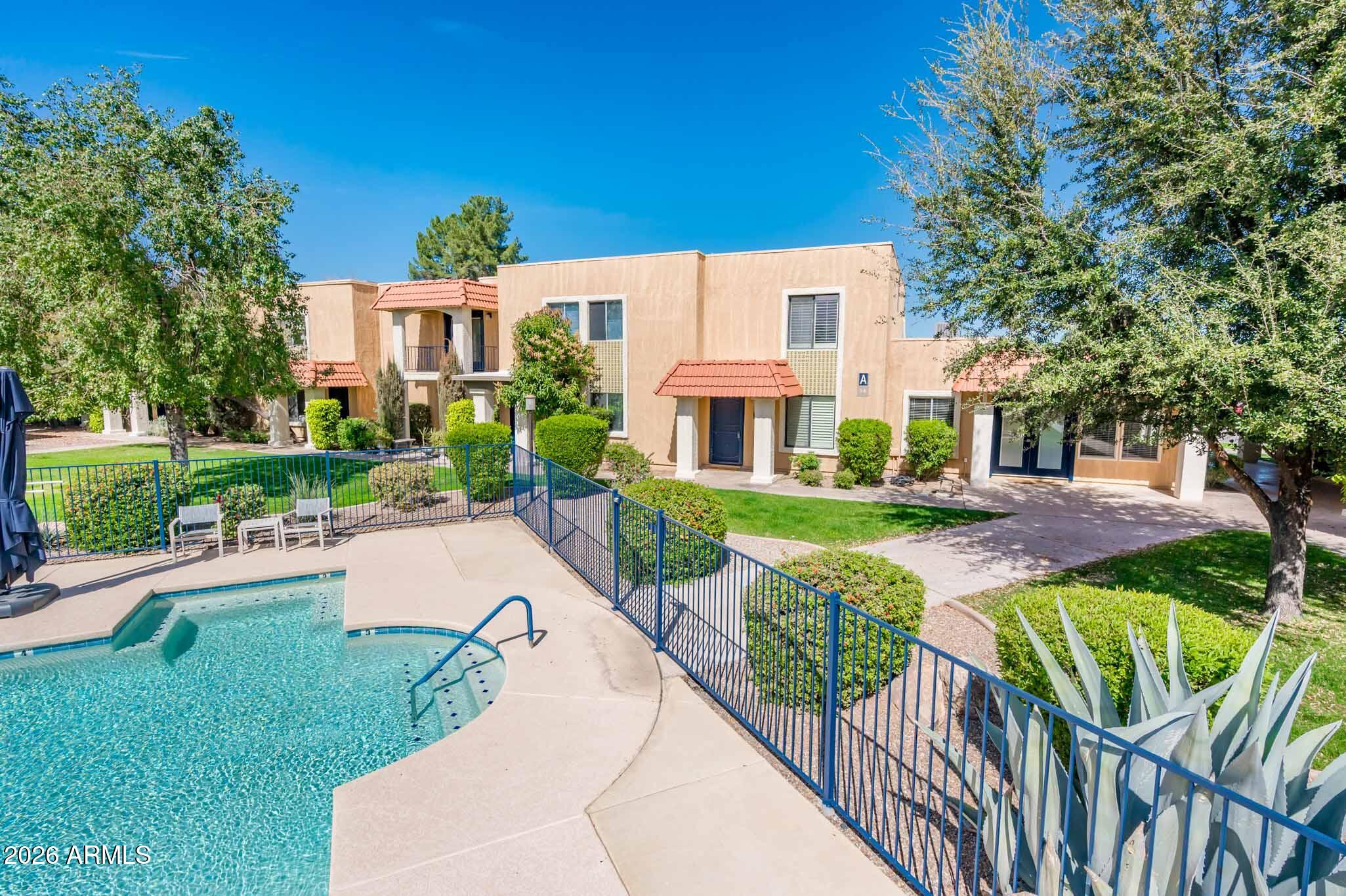 601 E PALO VERDE Drive 8