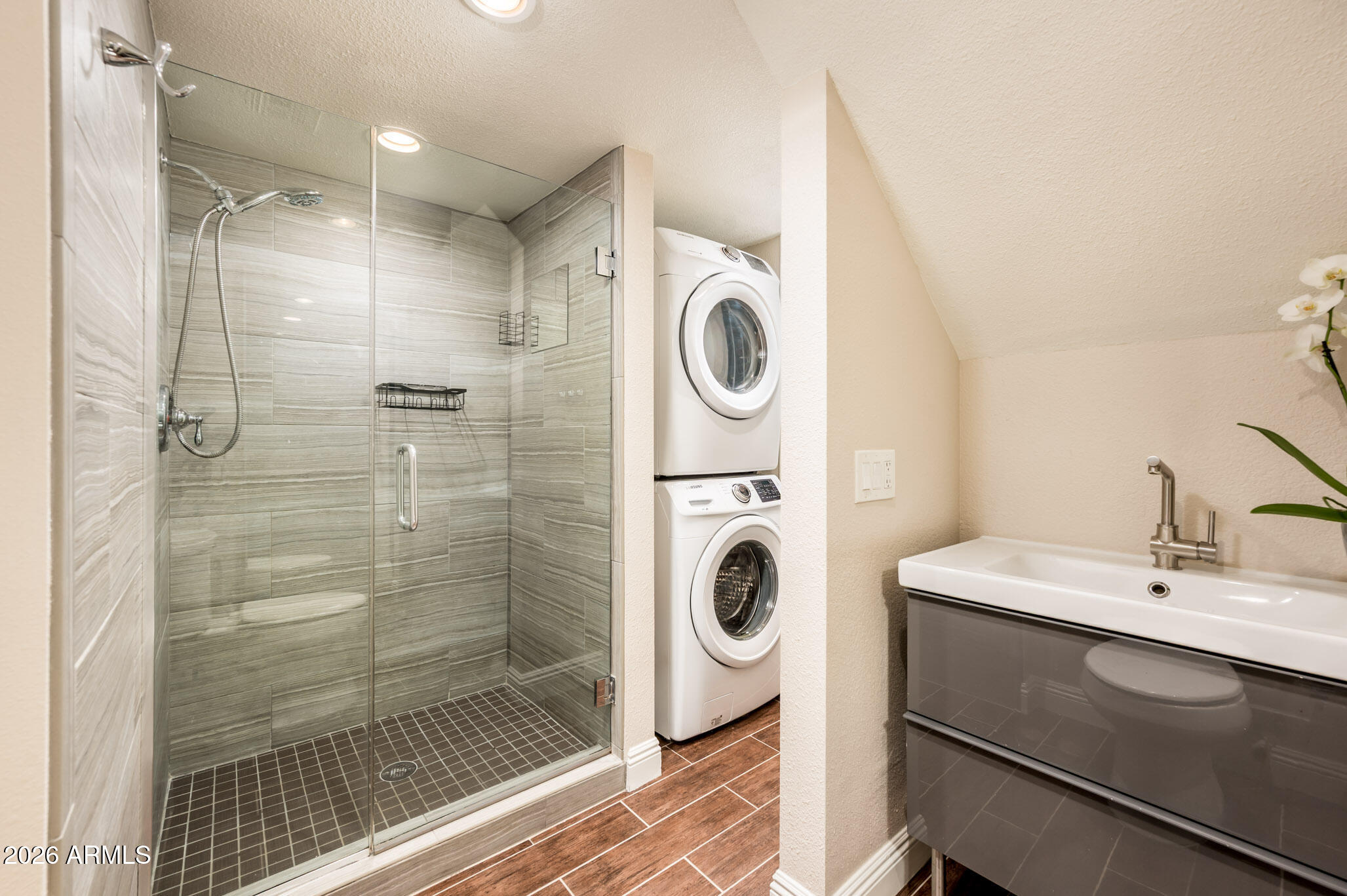 601 E PALO VERDE Drive 8