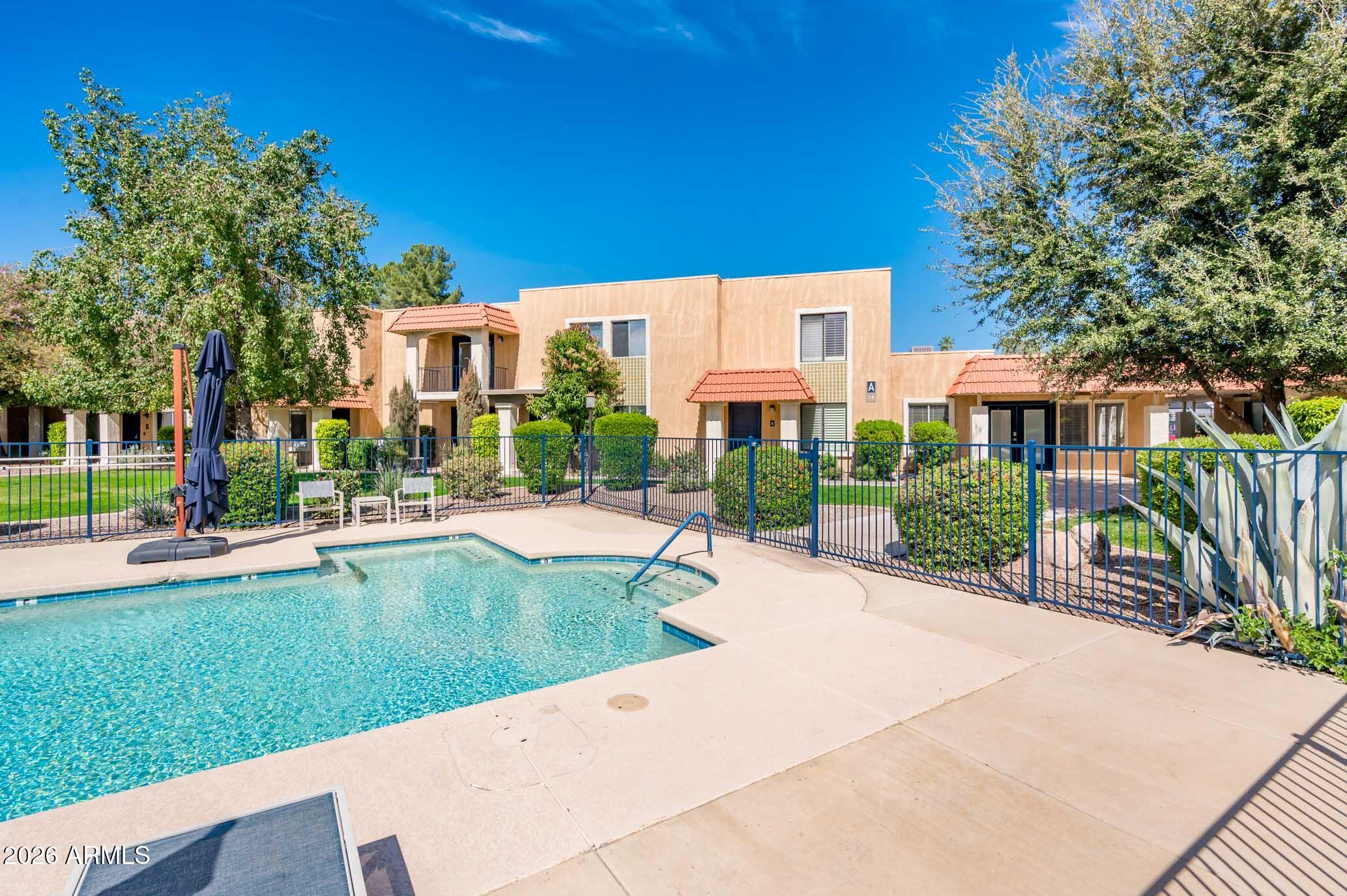 601 E PALO VERDE Drive 8