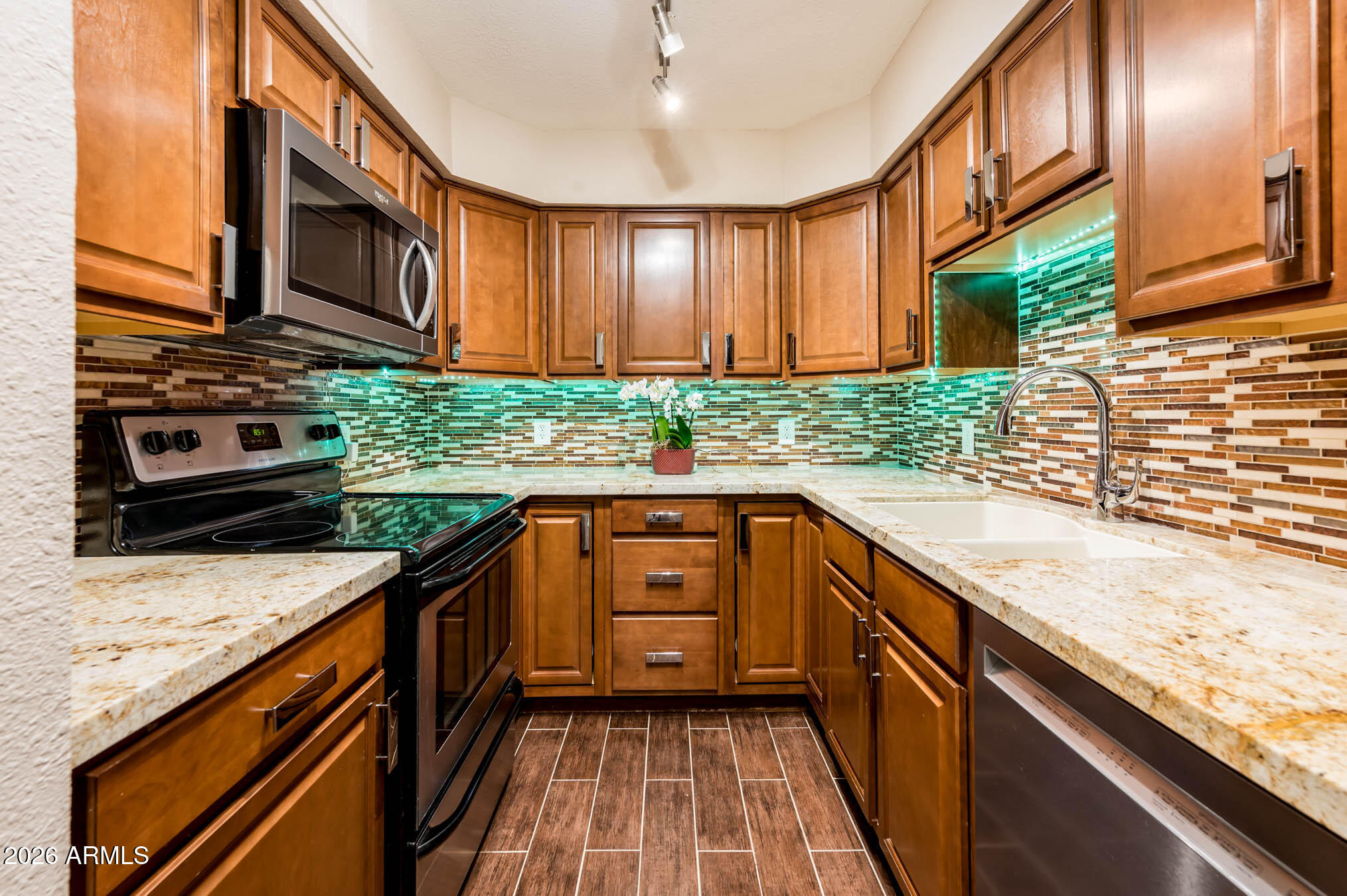 601 E PALO VERDE Drive 8