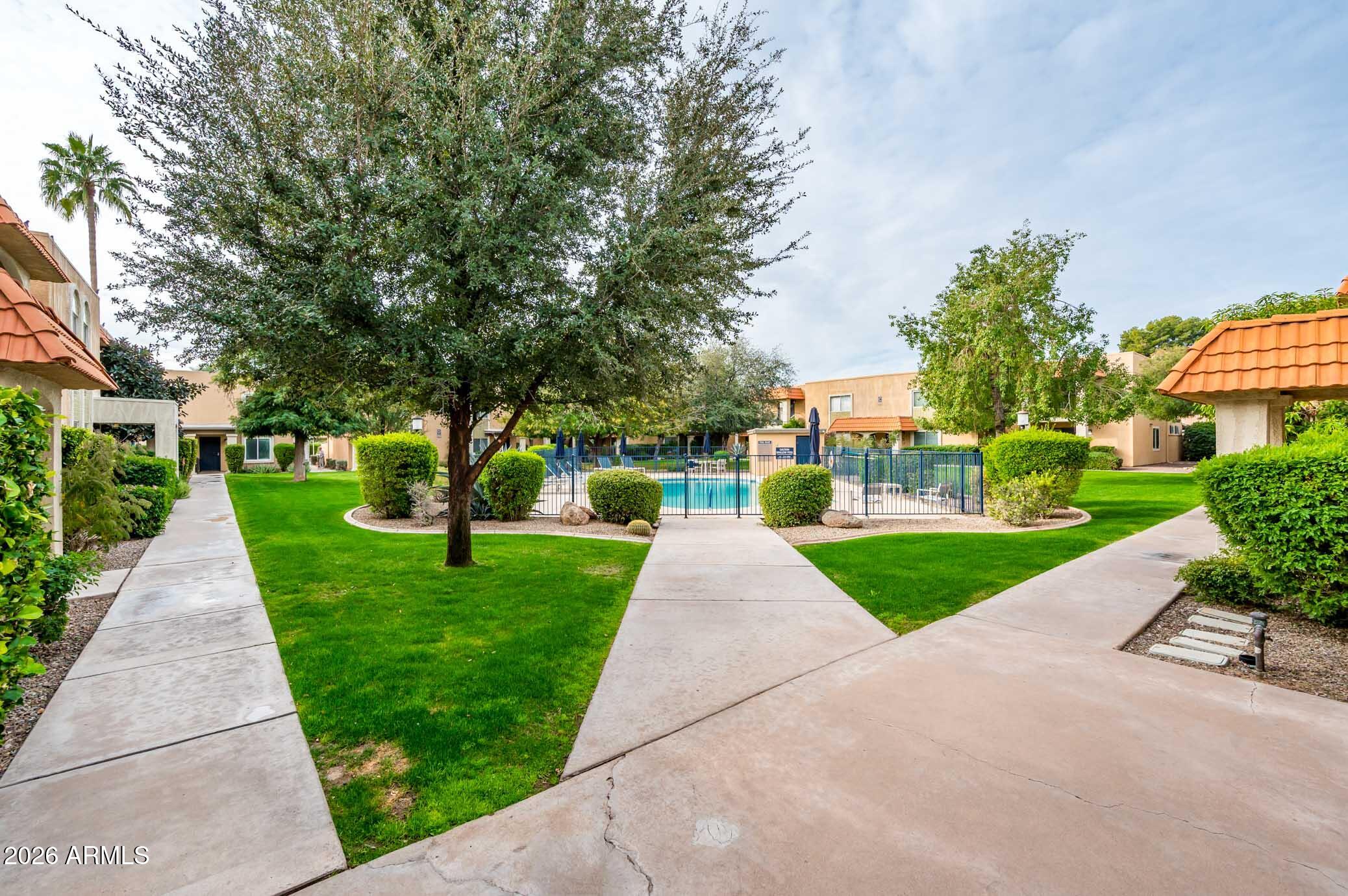 601 E PALO VERDE Drive 8